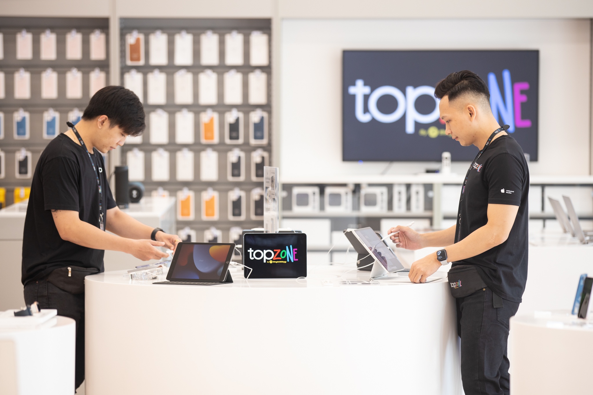 Người Việt mua iPhone 14 ảnh 1 Nguoi Viet mua iPhone 14 anh 1