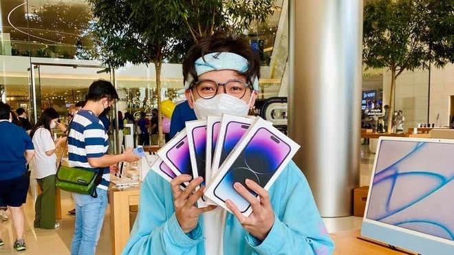 Chuyen xach tay iPhone 14 kho khan cua nhieu dan buon hinh anh