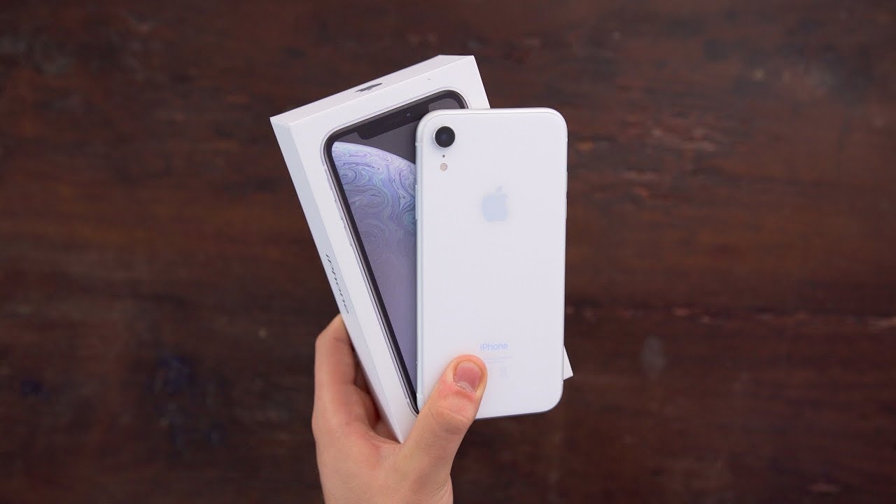 iPhone hon 4 nam tuoi van hut khach hinh anh