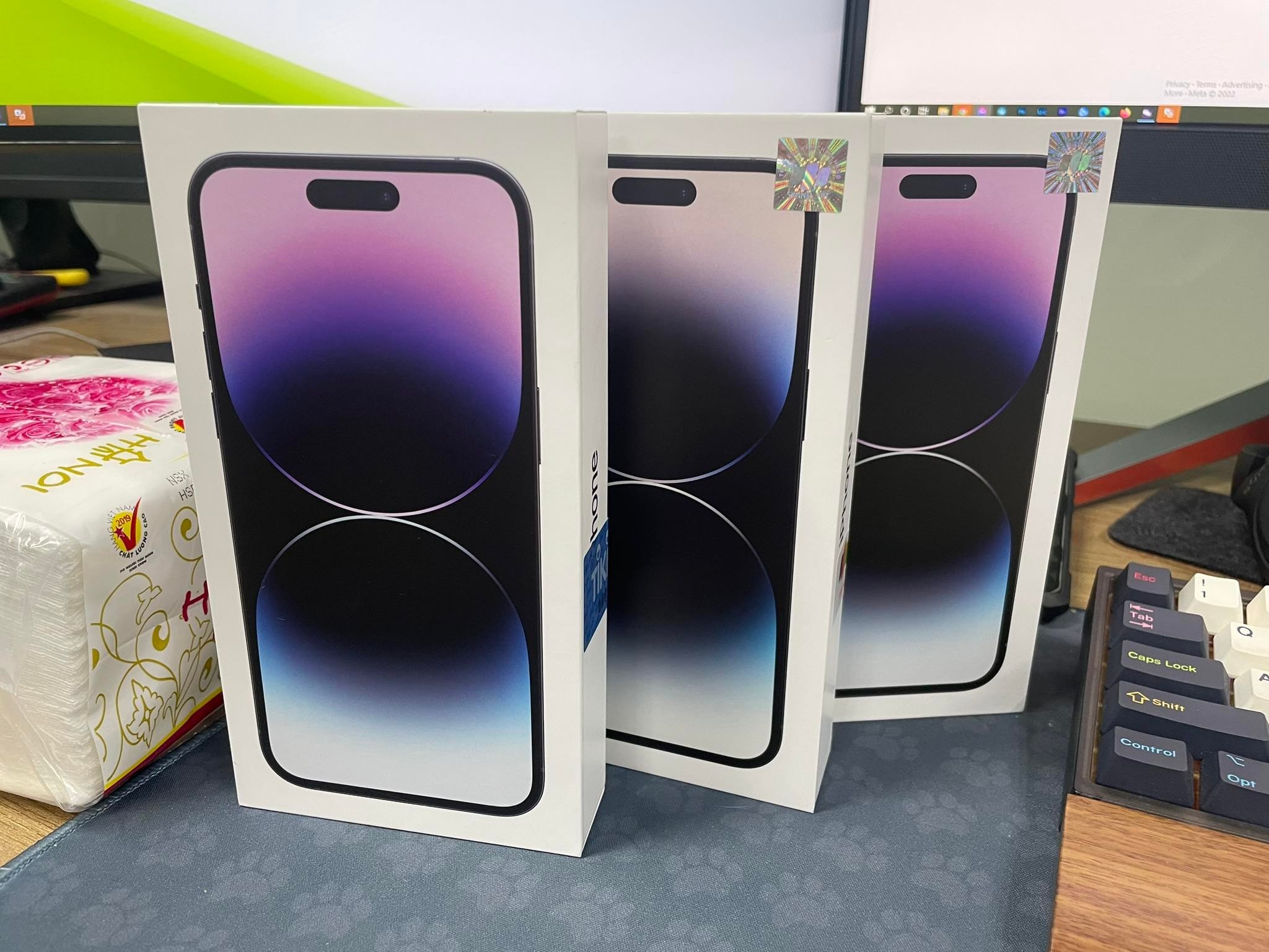 Kiem loi hang chuc trieu dong nho ban lai iPhone 14 hinh anh