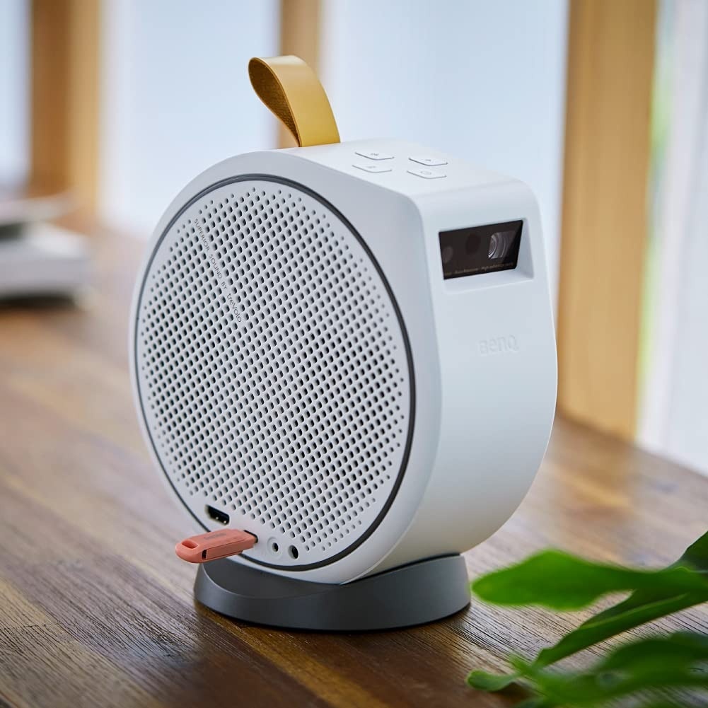 may chieu gia re anh 13