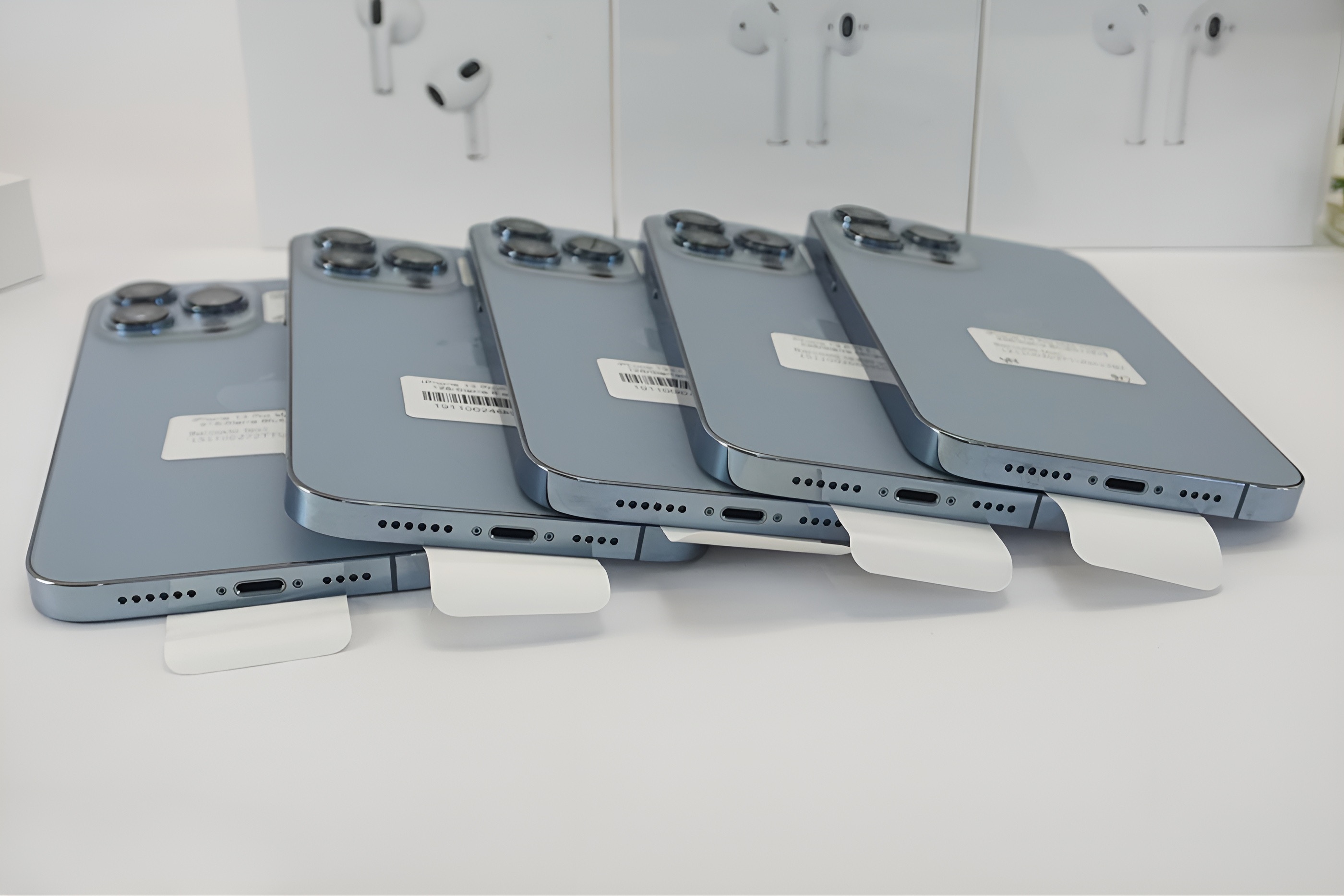 Nguoi dung Viet tim mua iPhone 13 tra bao hanh gia re hinh anh