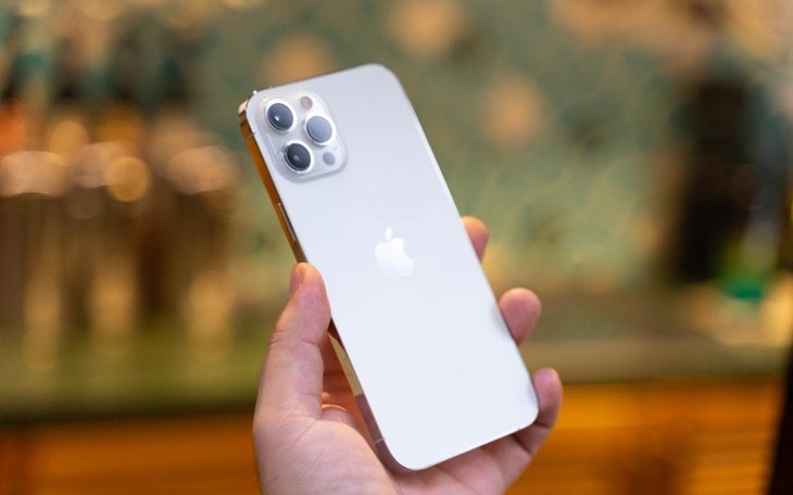 iPhone 12 Pro Max bong dung dat hang hinh anh