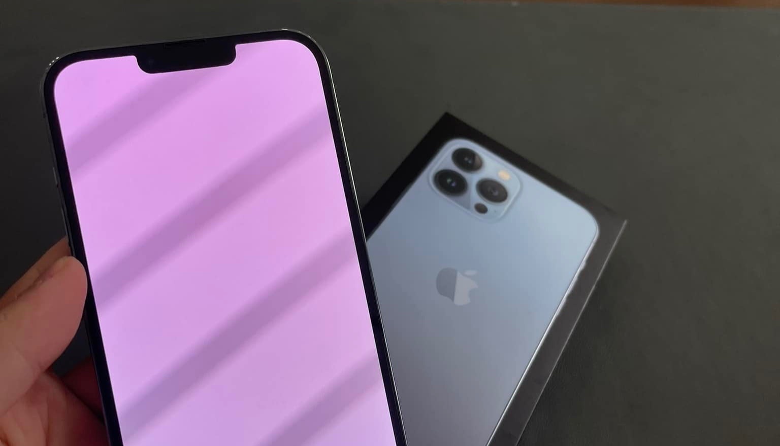 Mot so may iPhone 13 Pro Max loi man hinh khi len iOS 16.2 hinh anh