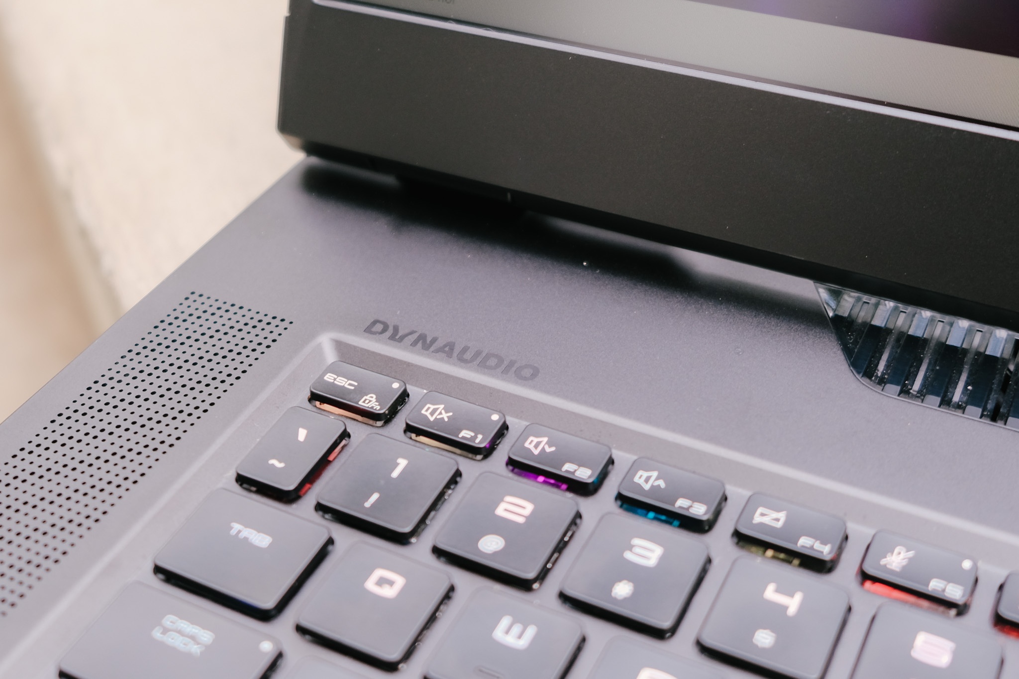 Laptop MSI GT77 anh 11