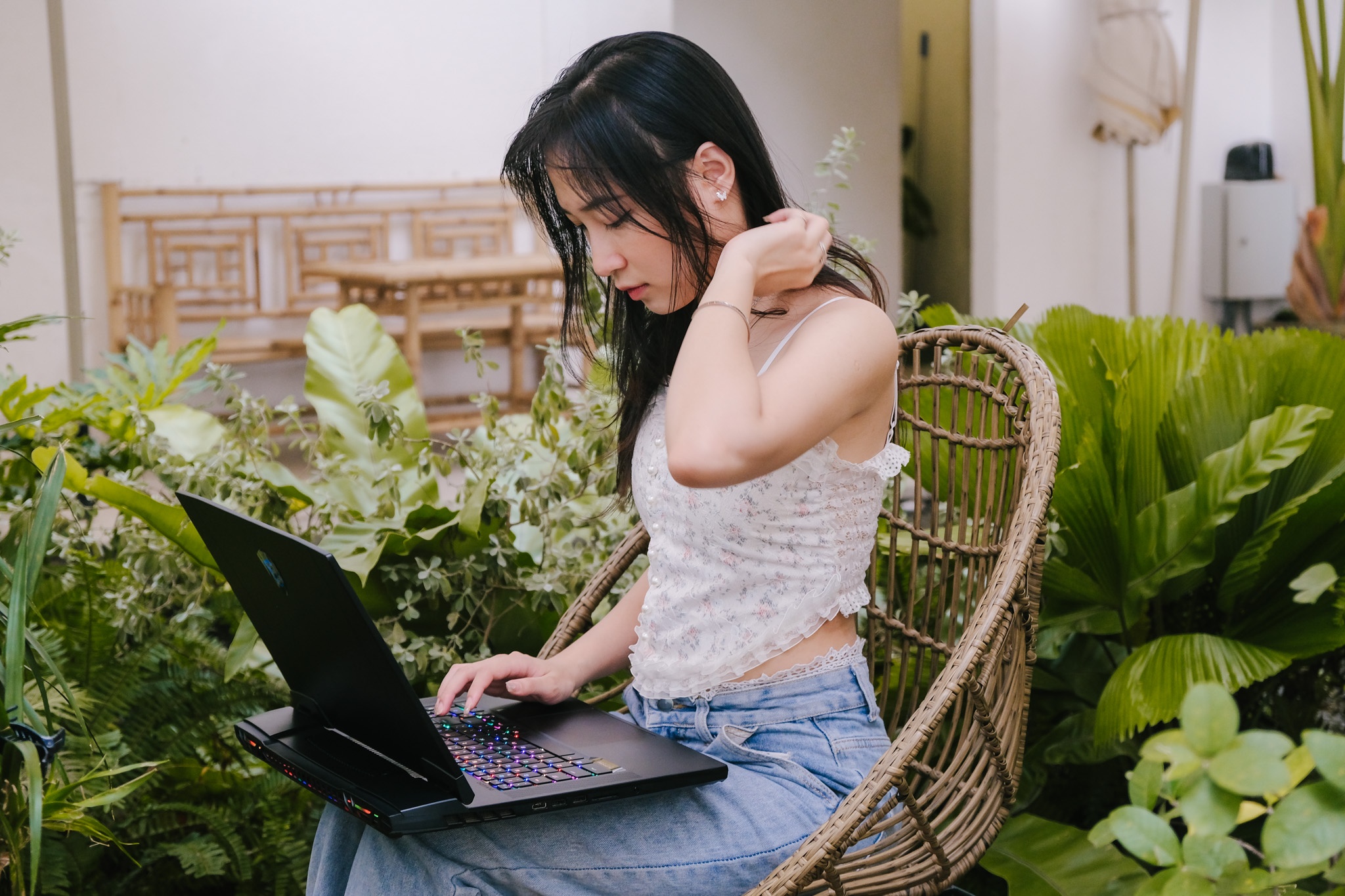 Laptop MSI GT77 anh 4