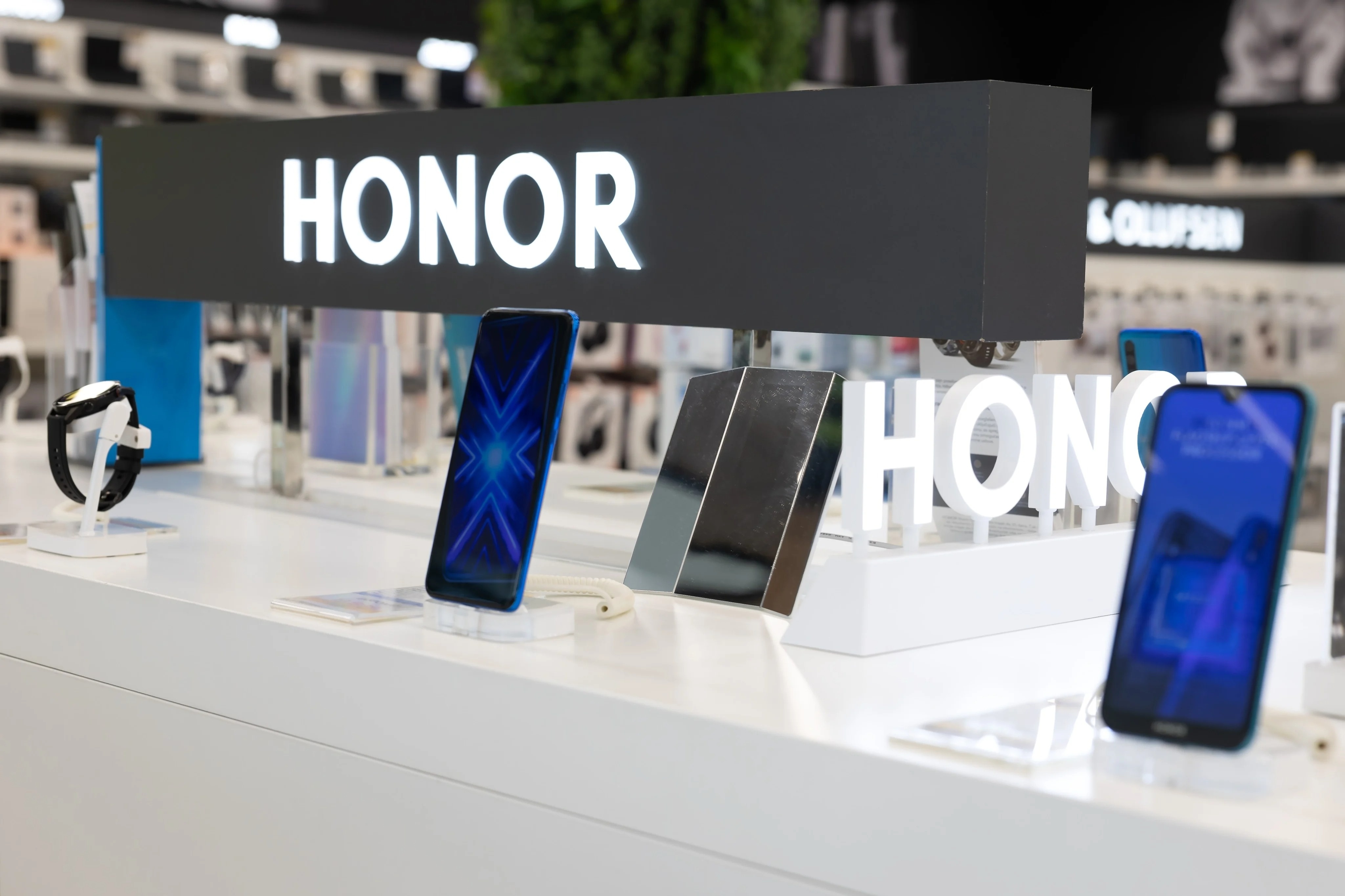 Honor sap quay tro lai thi truong Viet Nam hinh anh