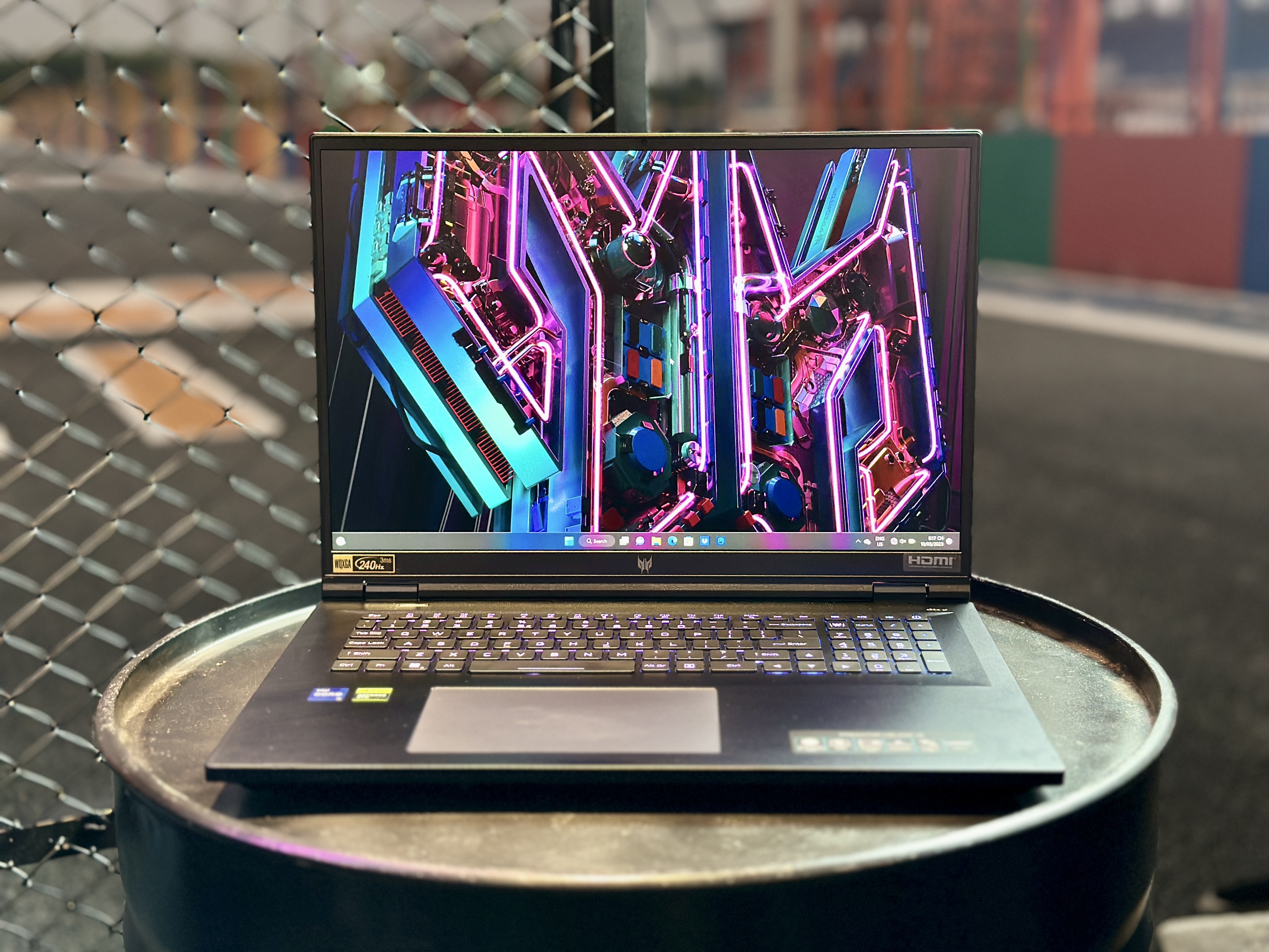 Loat laptop gaming gia tren 100 trieu dong vua ra mat tai Viet Nam hinh anh