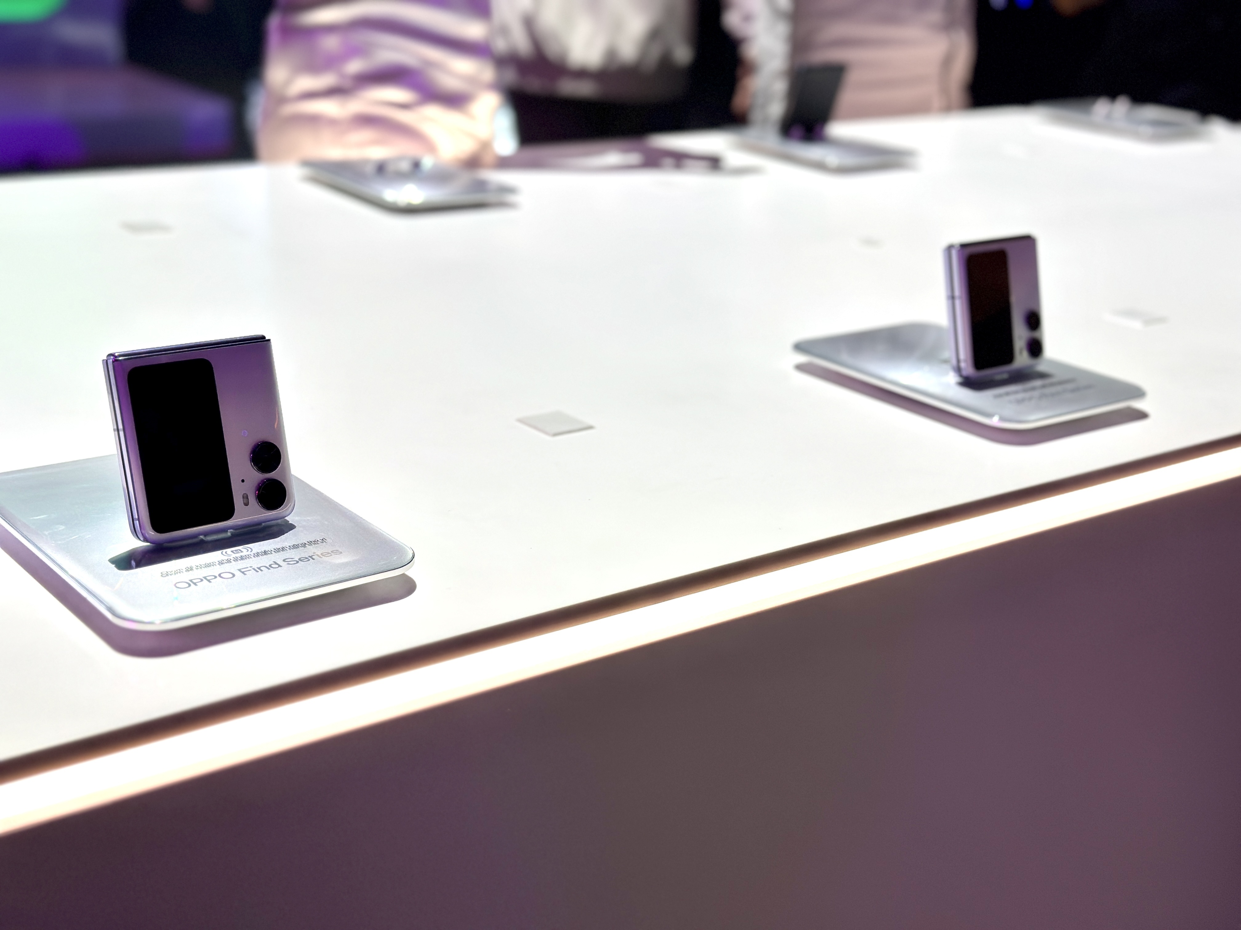 smartphone man hinh gap anh 2