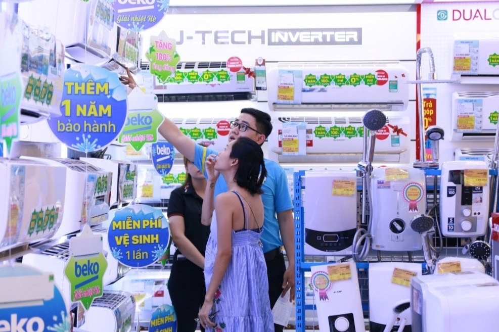 May lanh, quat hoi nuoc giam gia sau hinh anh