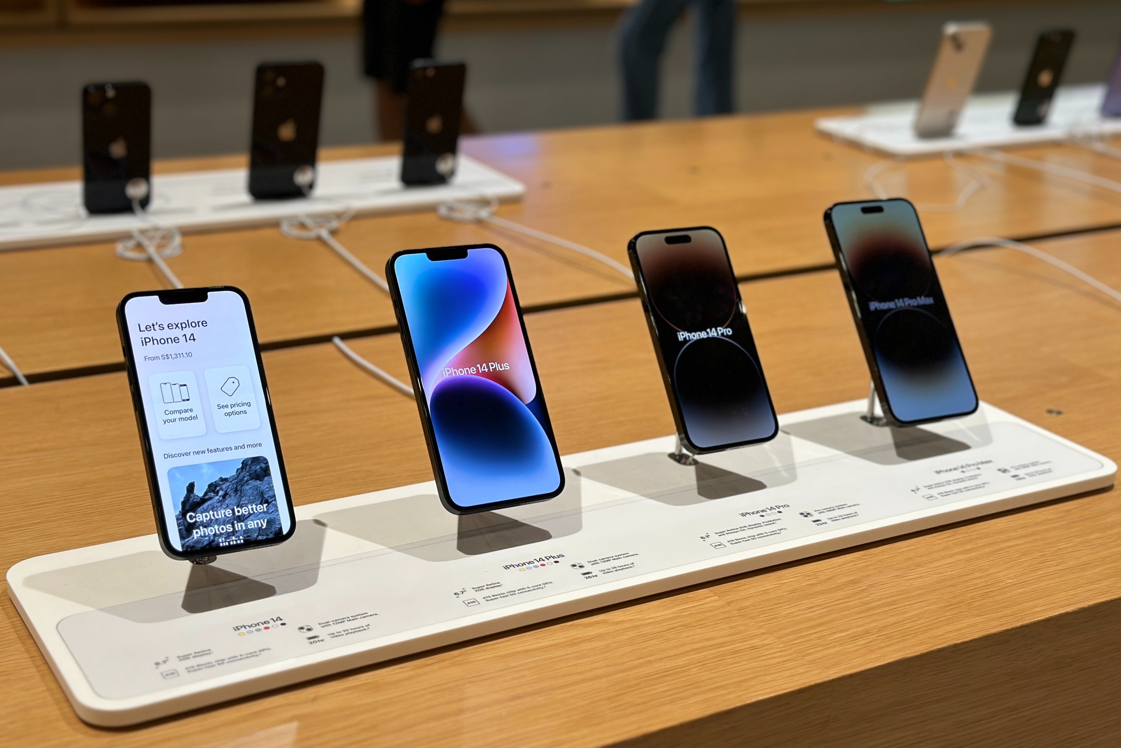 Suc mua di dong tai Viet Nam giam manh nhat Dong Nam A hinh anh