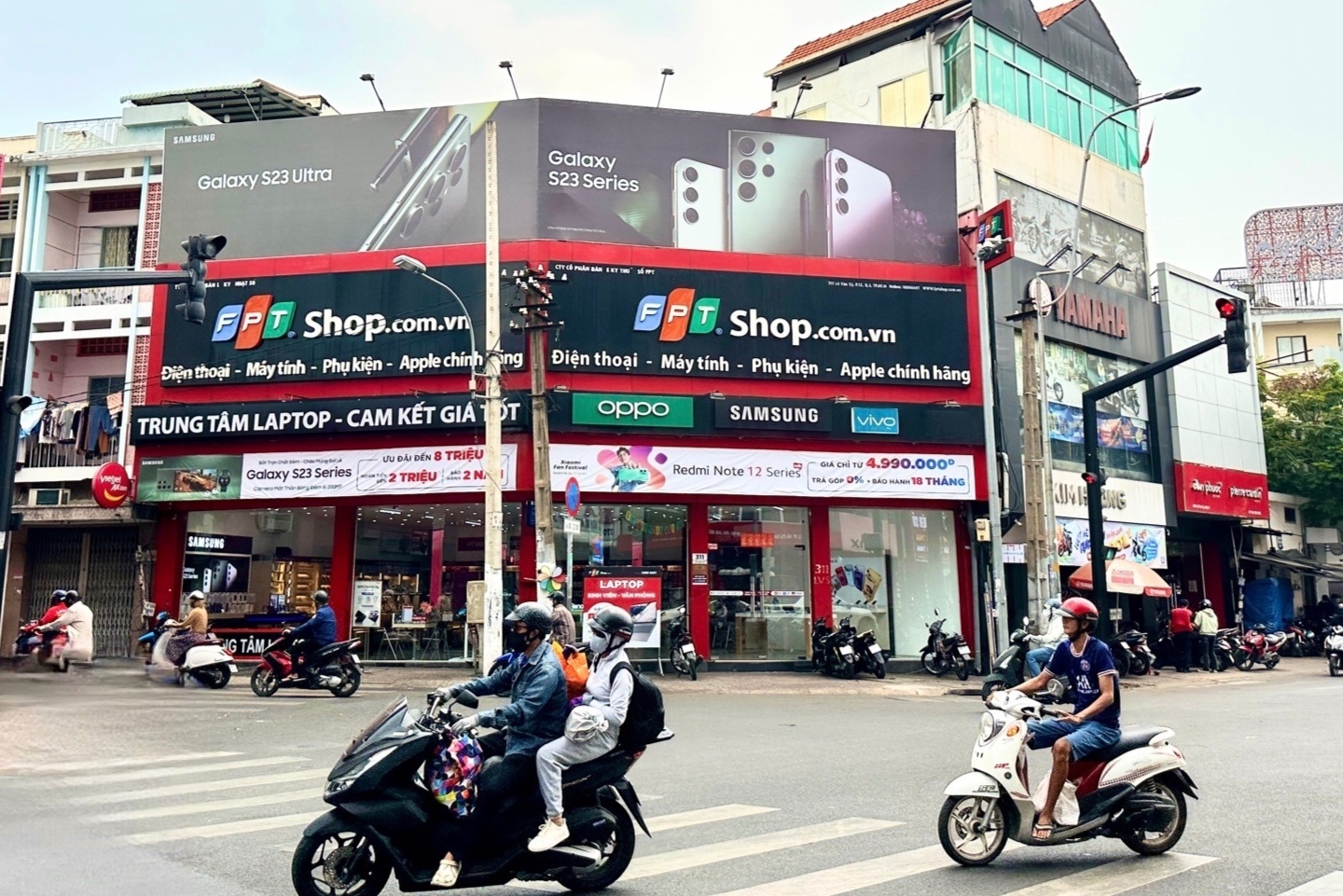 Quy I buon cua cac doanh nghiep ban iPhone hinh anh