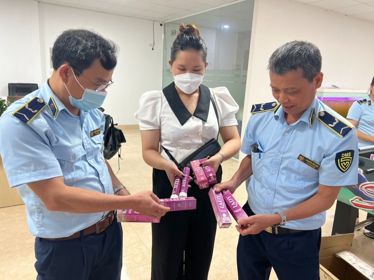 Khoi to nhom ban online thuc pham chuc nang gia hinh anh