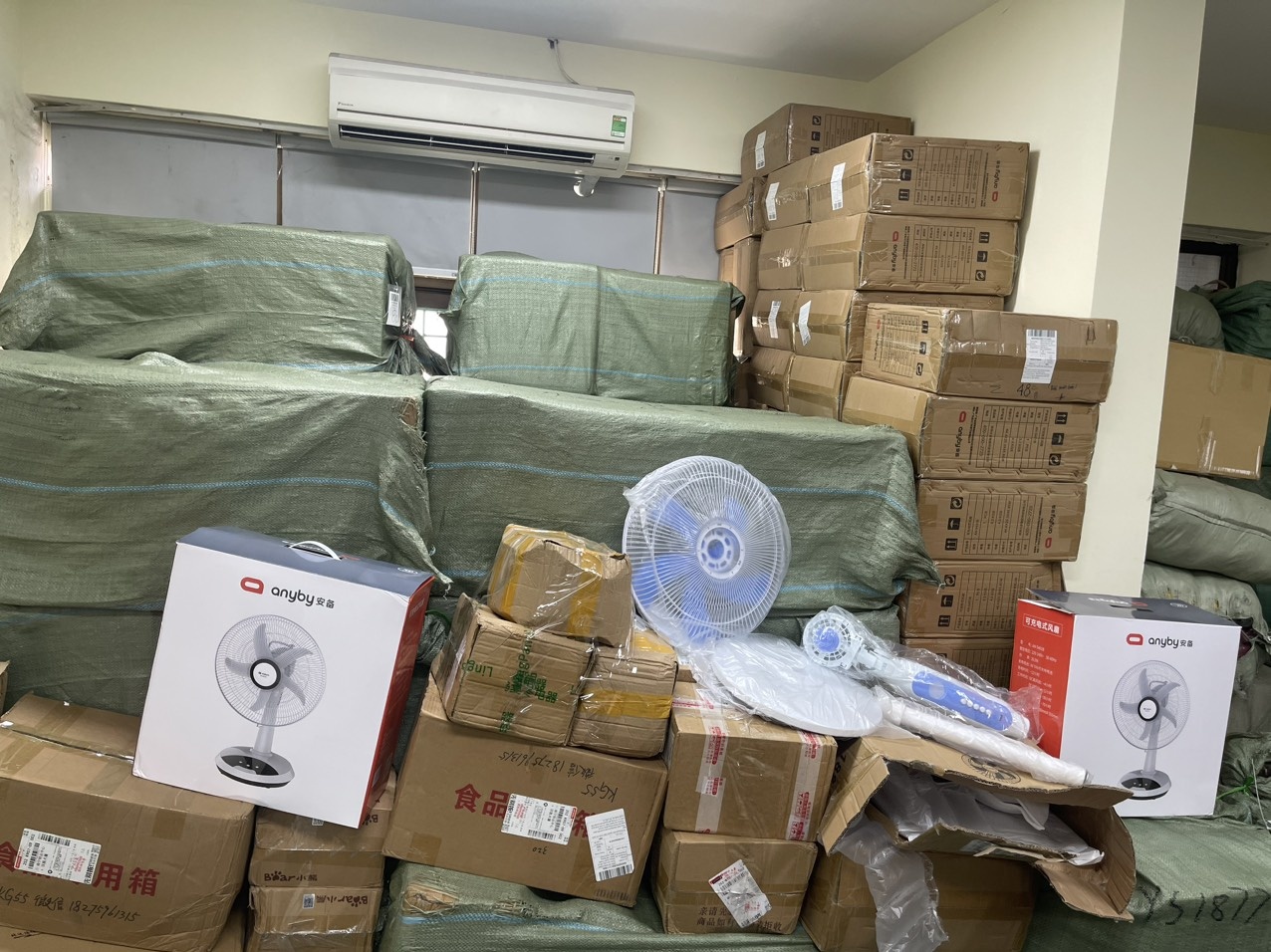 Thu giu 258 quat dien co dau hieu nhap lau hinh anh