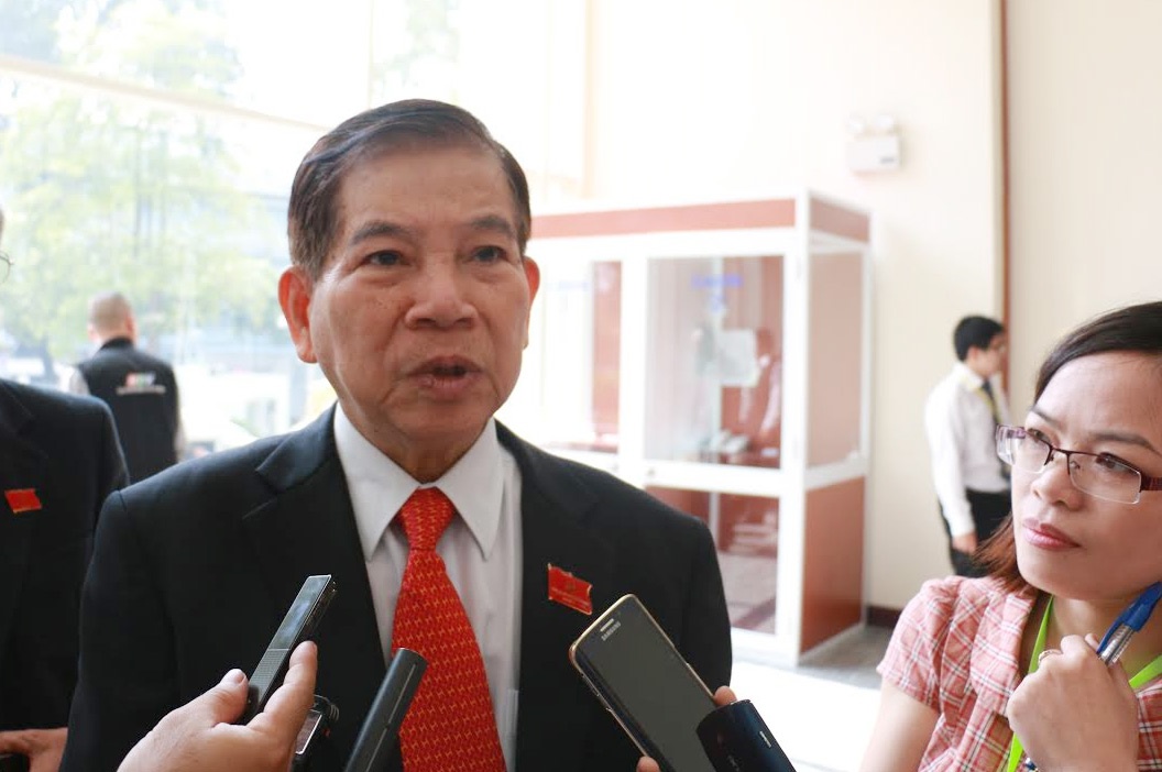 Nguyên Chủ tịch nước Nguyễn Minh Triết trả lời phỏng vấn. Ảnh: Q.H.