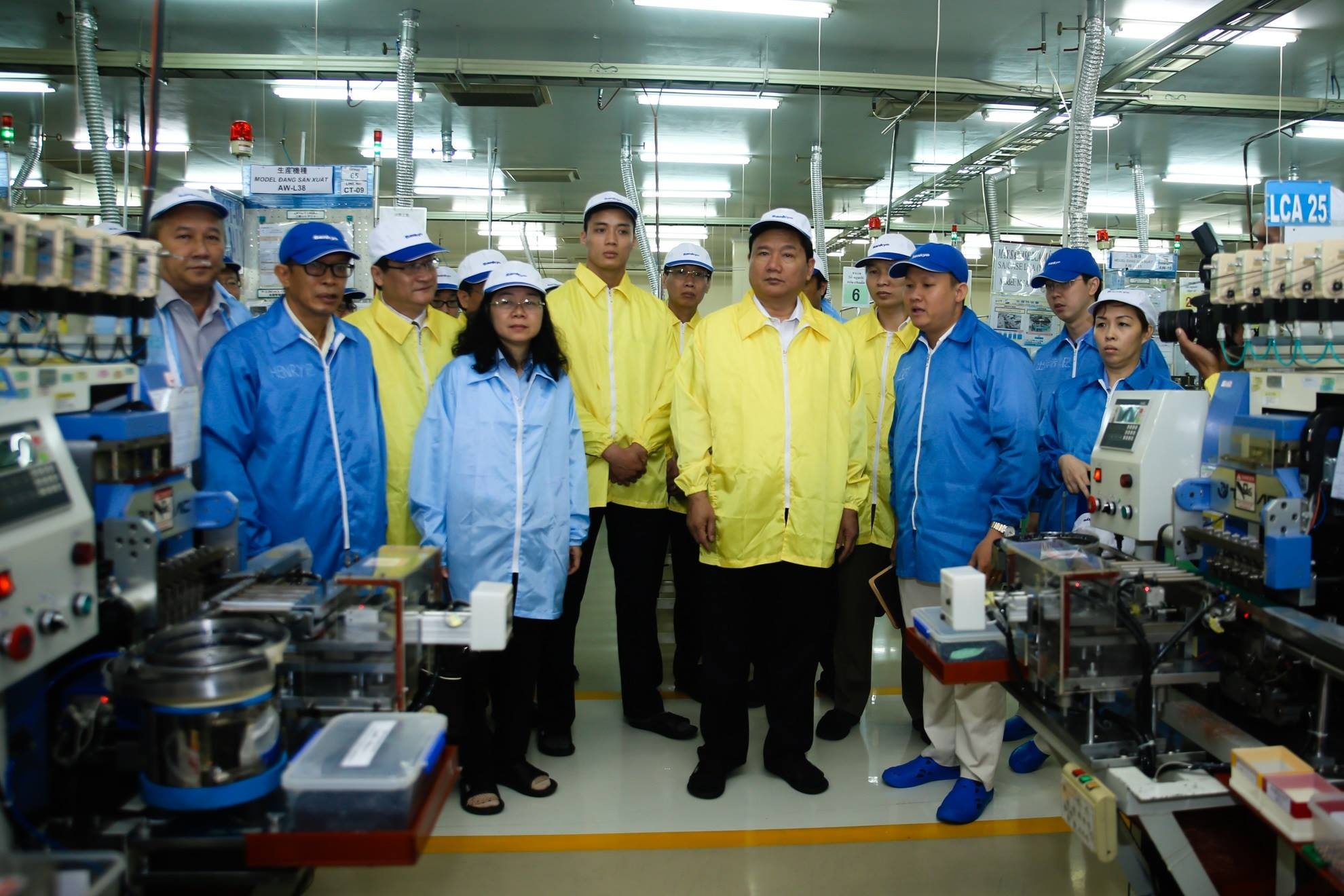 Dinh La Thang tham khu cong nghe cao anh 2