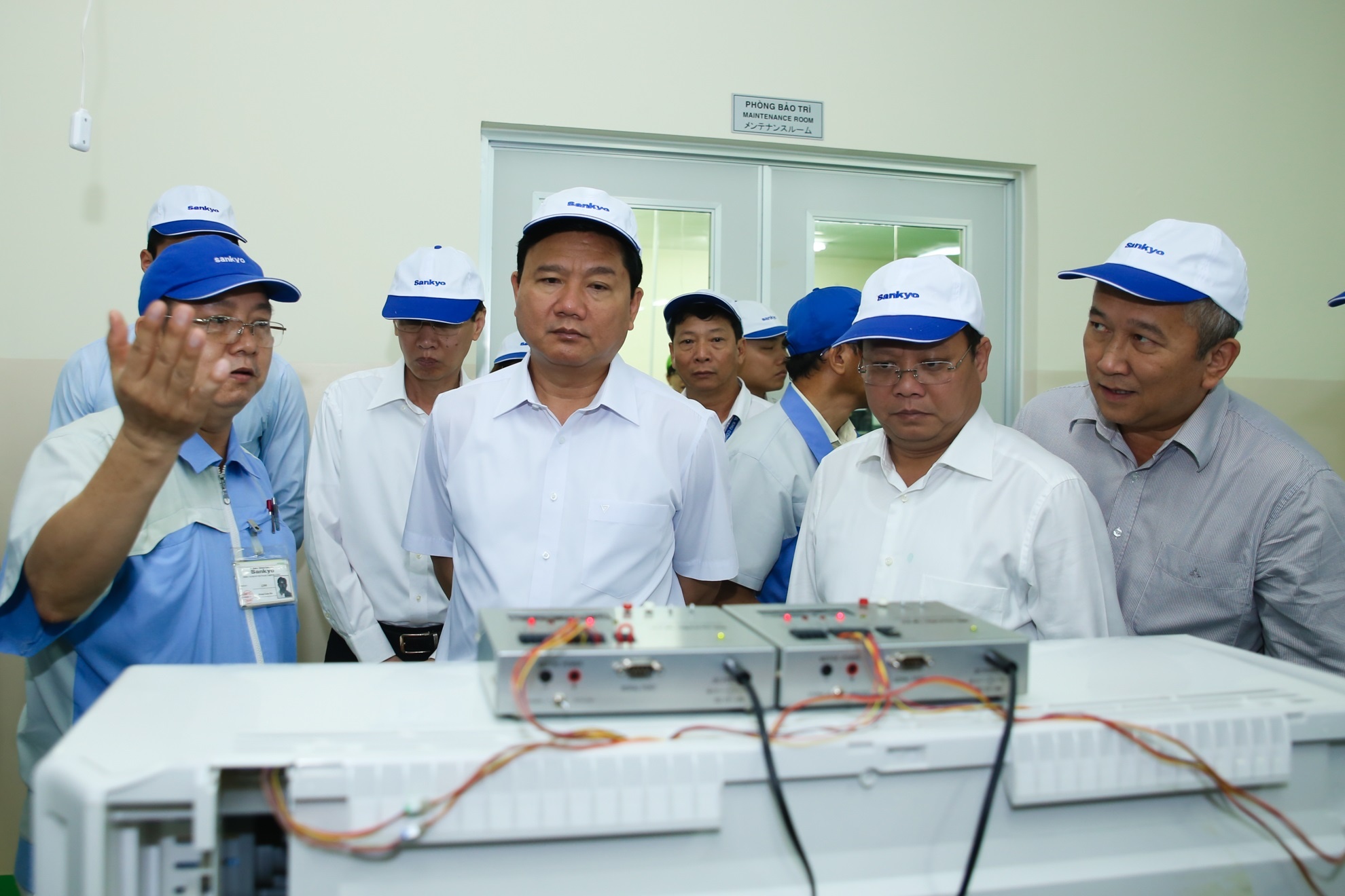 Dinh La Thang tham khu cong nghe cao anh 1