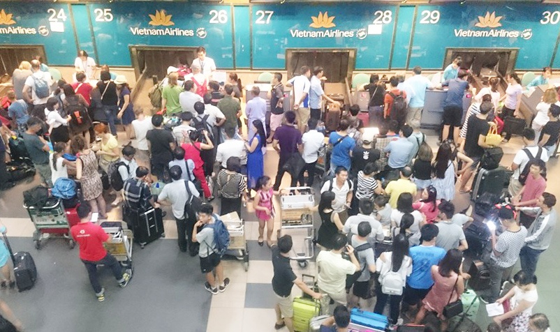 He thong thong tin o Noi Bai, Tan Son Nhat bi tan cong hinh anh