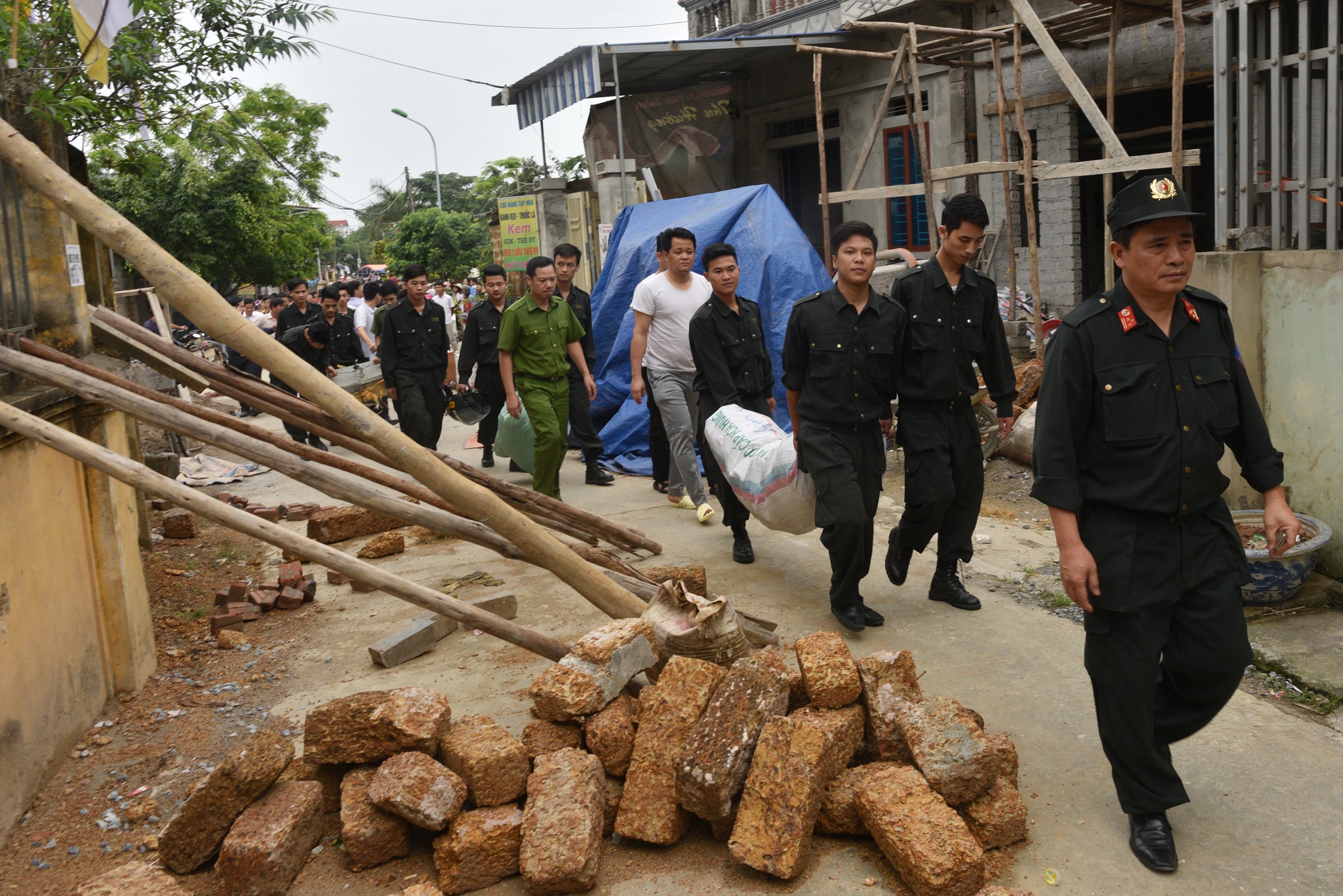 khoanh khac tha 19 nguoi anh 7