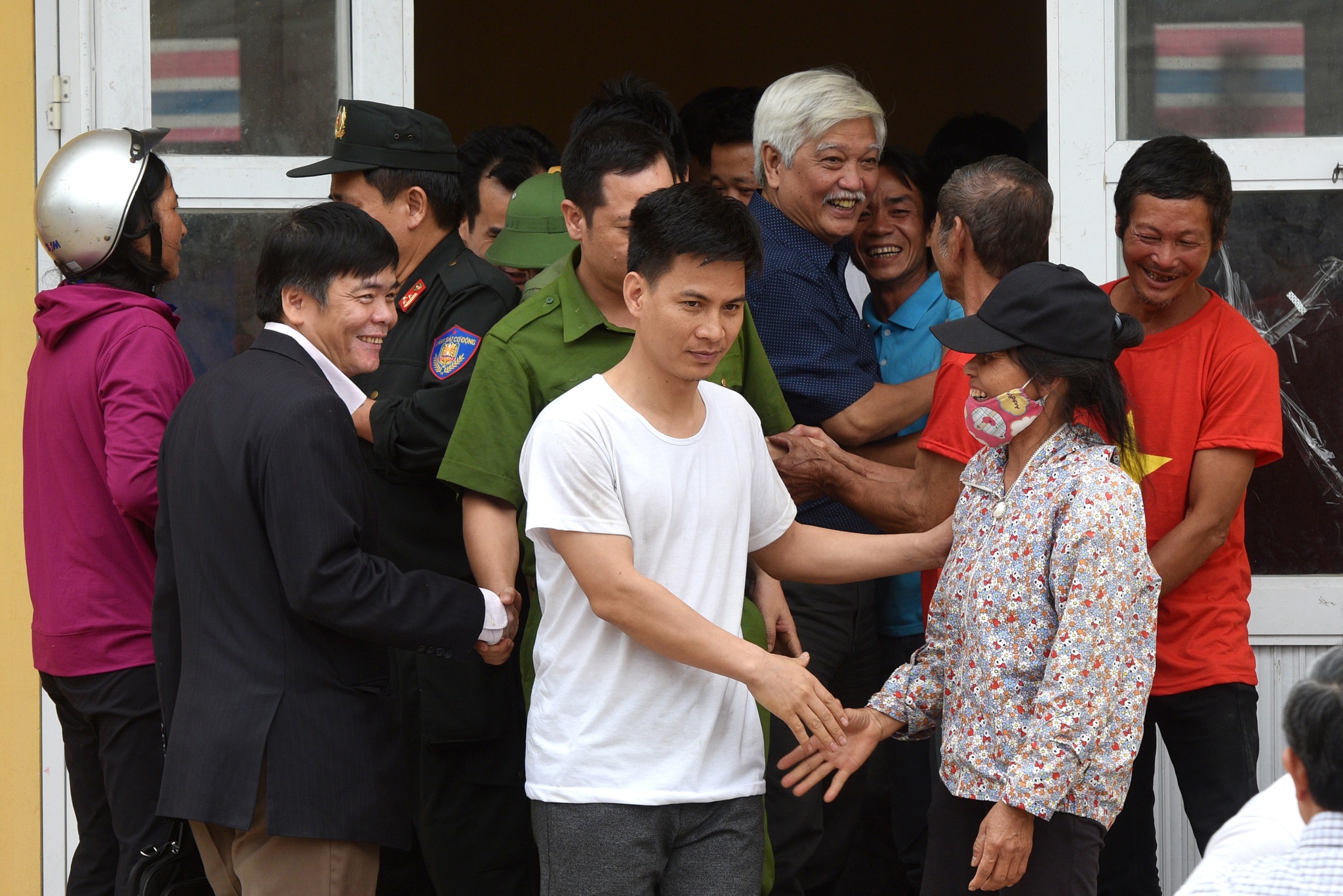 khoanh khac tha 19 nguoi anh 2