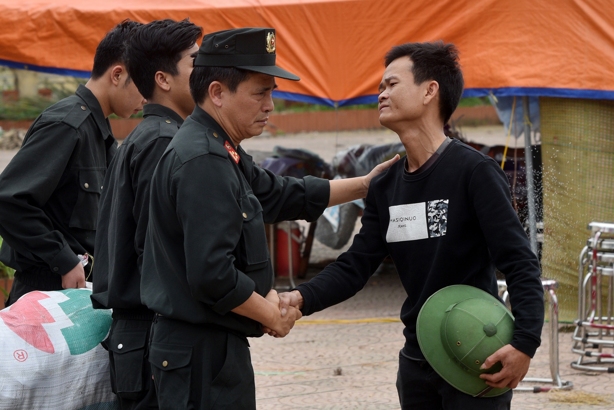 khoanh khac tha 19 nguoi anh 5