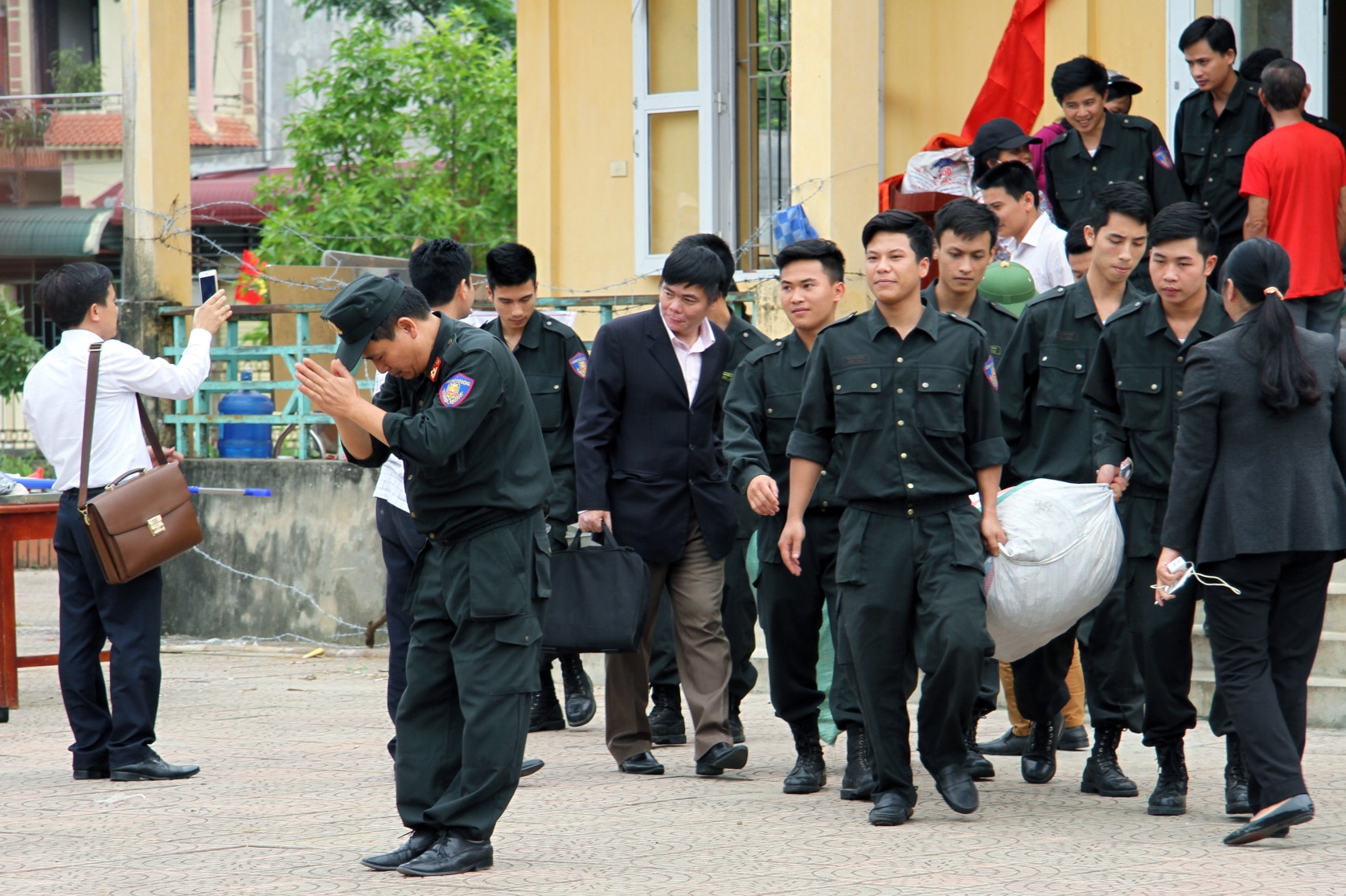 khoanh khac tha 19 nguoi anh 4