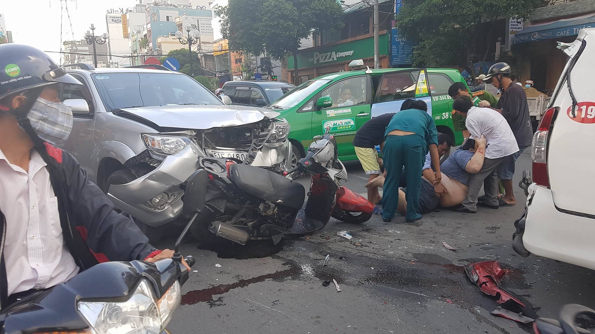 Tai nan lien hoan Phan Xich Long anh 1