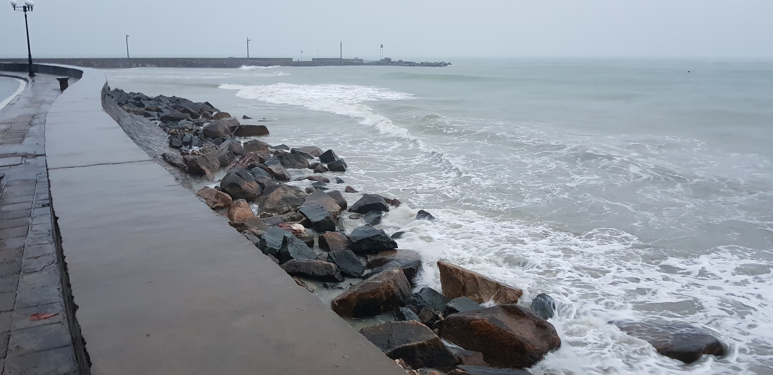 Bao so 16- Tembin gay gio lon o Con Dao hinh anh