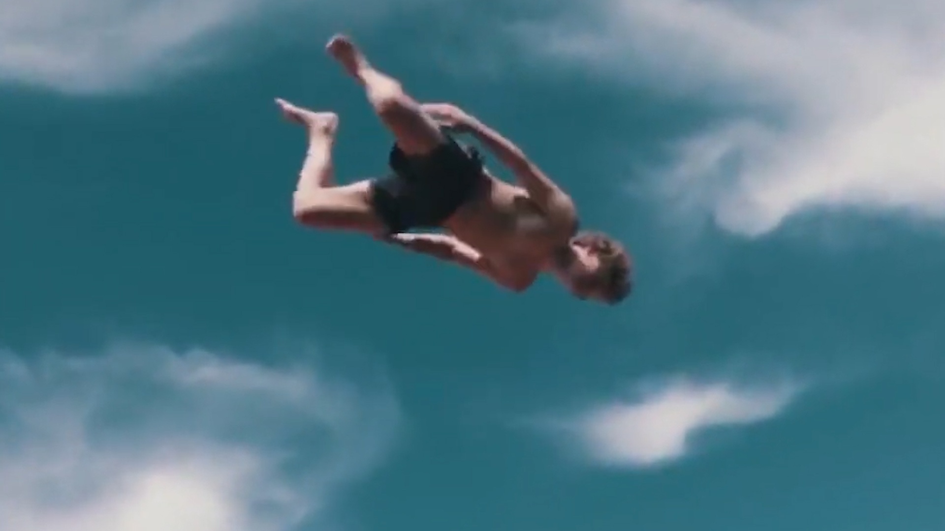 Chang trai co ky nang nhao lon bang bat lo xo dang kinh ngac hinh anh