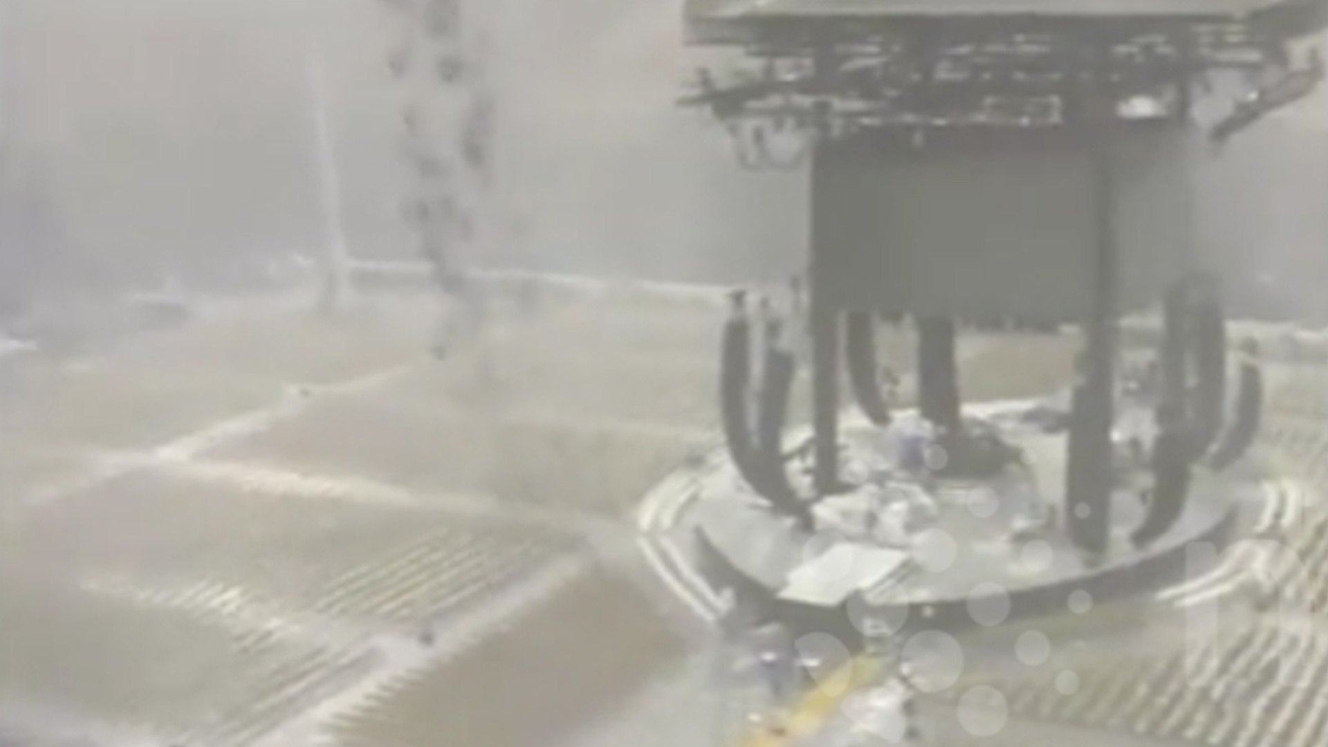 Mua nhu trut nuoc khien nhieu nguoi la het tai san van dong My hinh anh