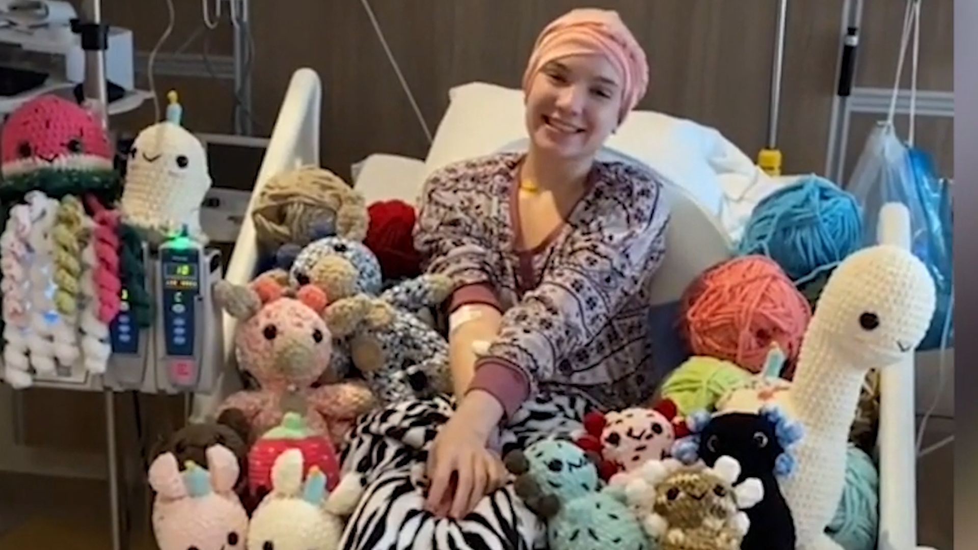 Co gai tu lam do choi khi nam vien o My hinh anh