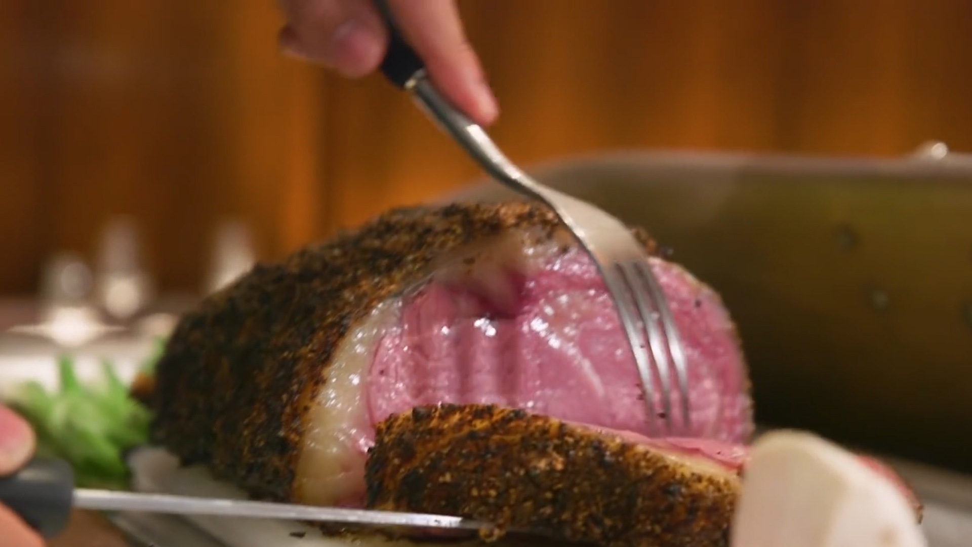 Cach che bien mon suon hoan hao tai nha hang o New York hinh anh