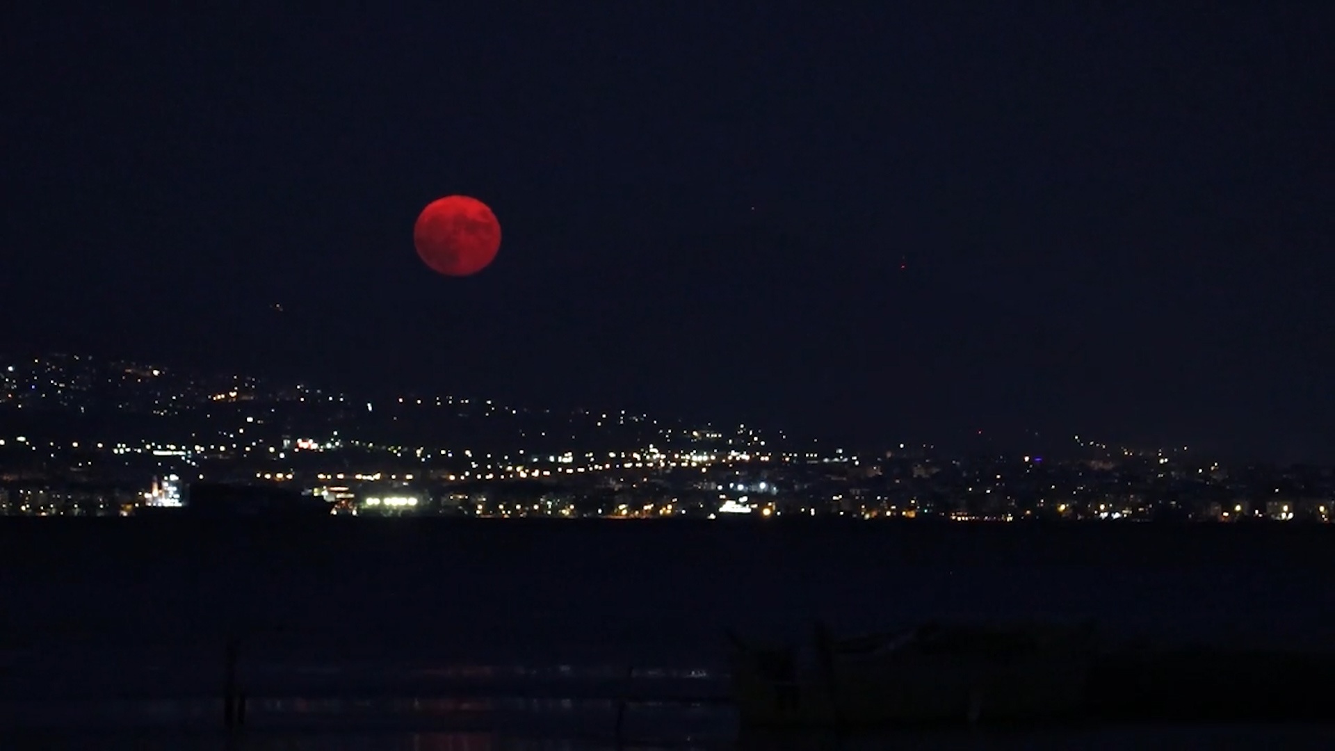 Trang ca tam tuyet dep xuat hien o Hy Lap hinh anh