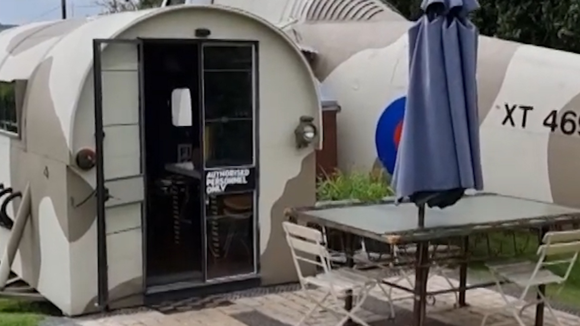 Cai tao may bay truc thang cu thanh nha o tien nghi hinh anh