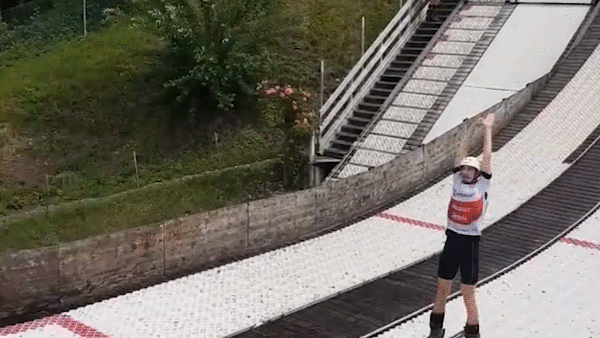 VDV truot tuyet nhao lon 4 vong tren khong hinh anh