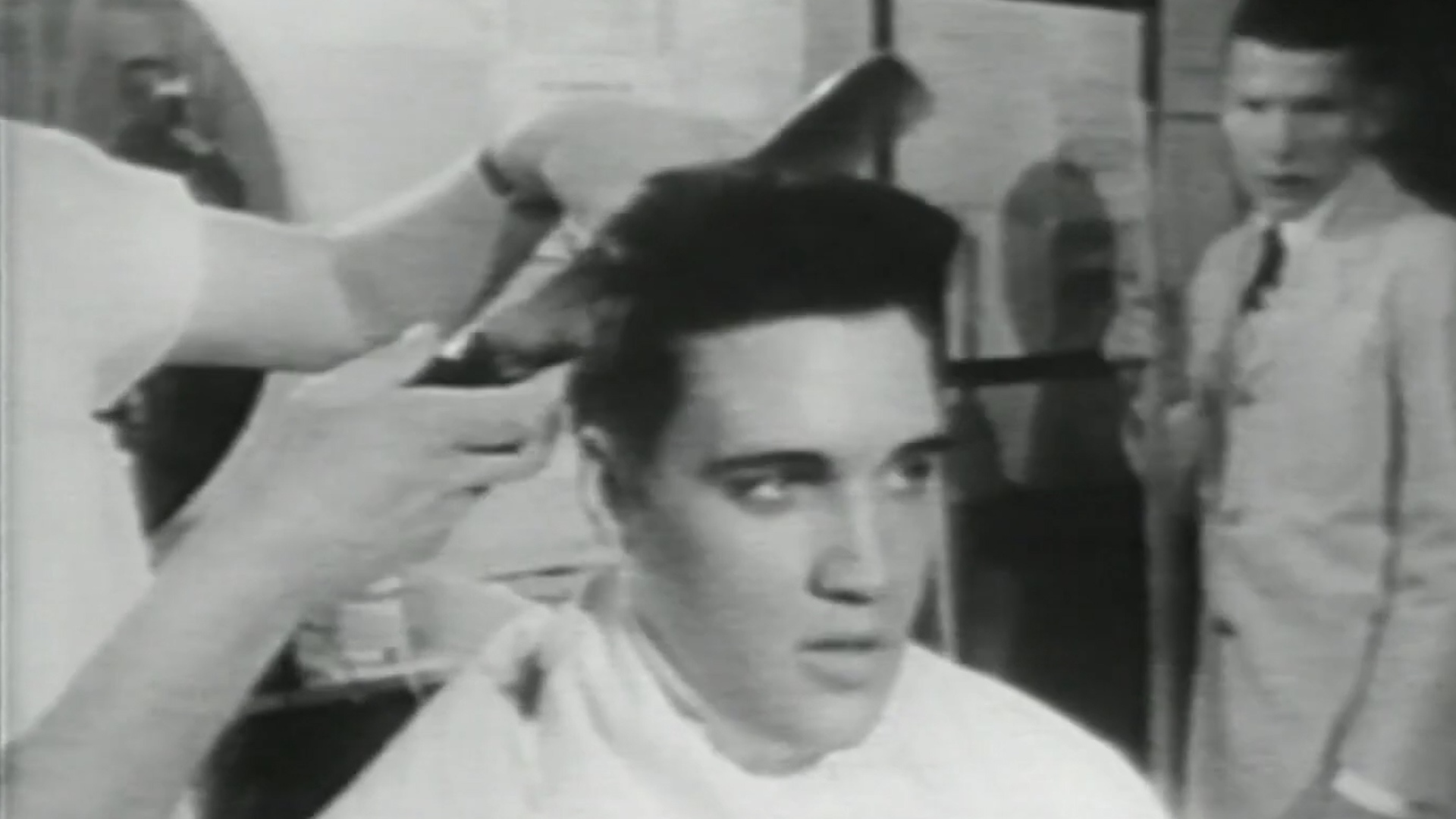 Chum toc cua Elvis Presley duoc dau gia len den 98.000 USD hinh anh