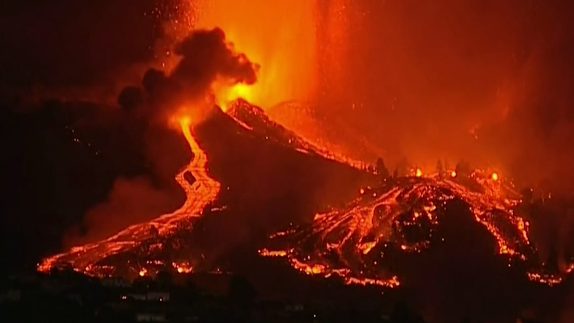 Nui lua phun trao du doi tren dao La Palma hinh anh