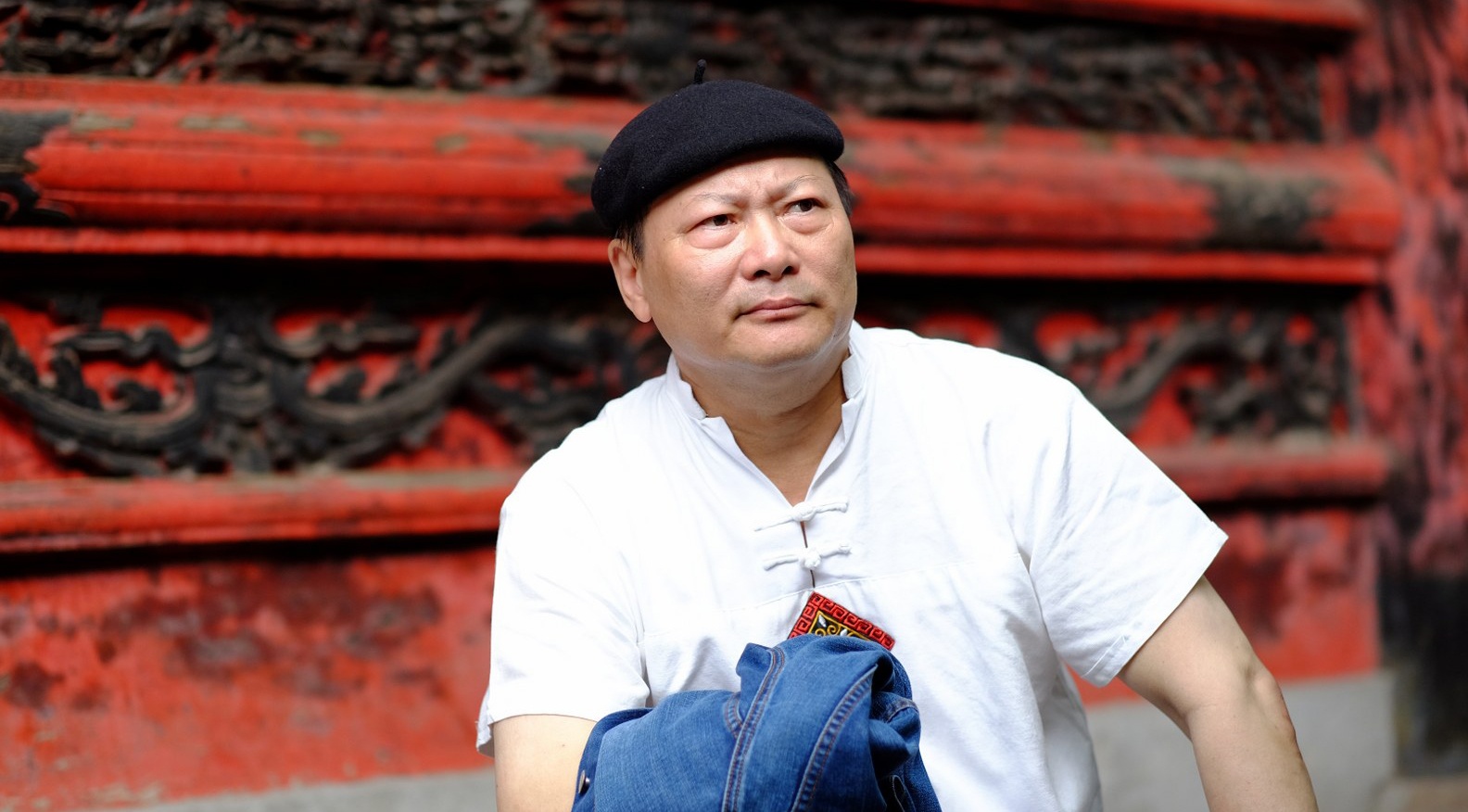 Vo su Ngo Xuan Binh dung hoi hoa the hien noi tam hinh anh