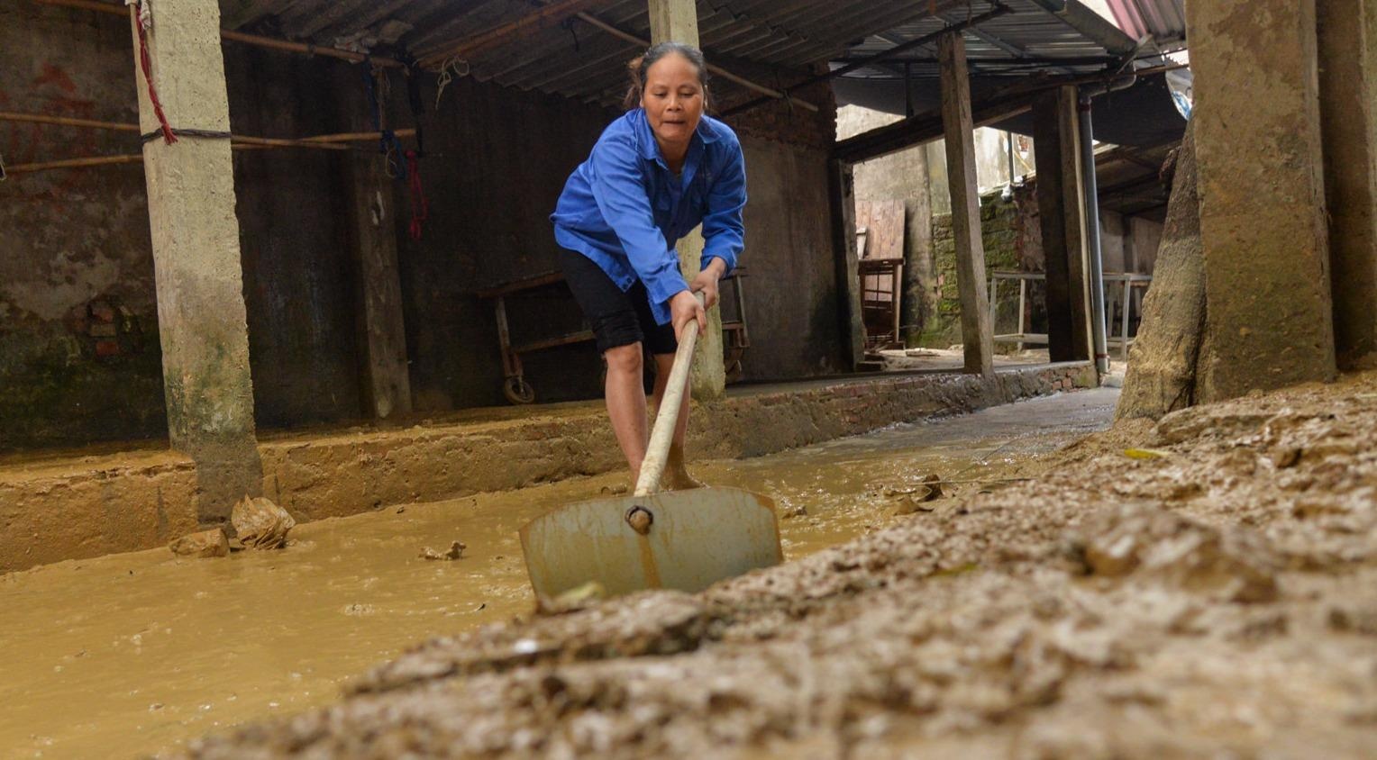Hoi Xuat ban Viet Nam keu goi ung ho dong bao vung lu lut hinh anh