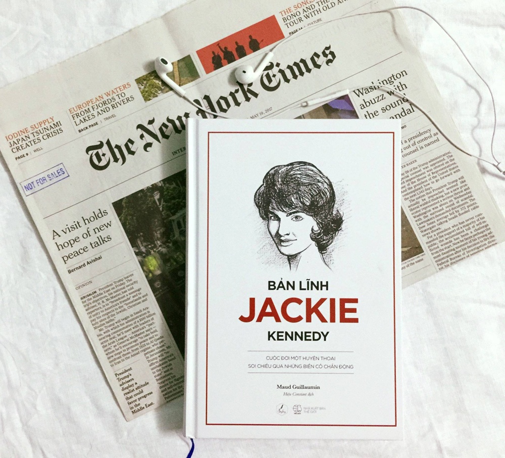 Sach thoi trang,  Coco Chanel anh 4