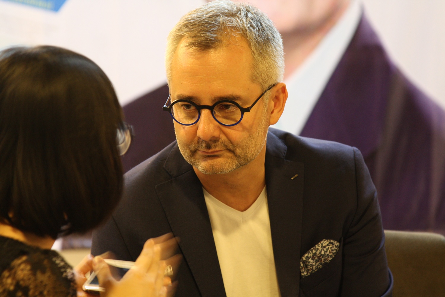 The gioi mang luoi,  Mang xa hoi anh 1