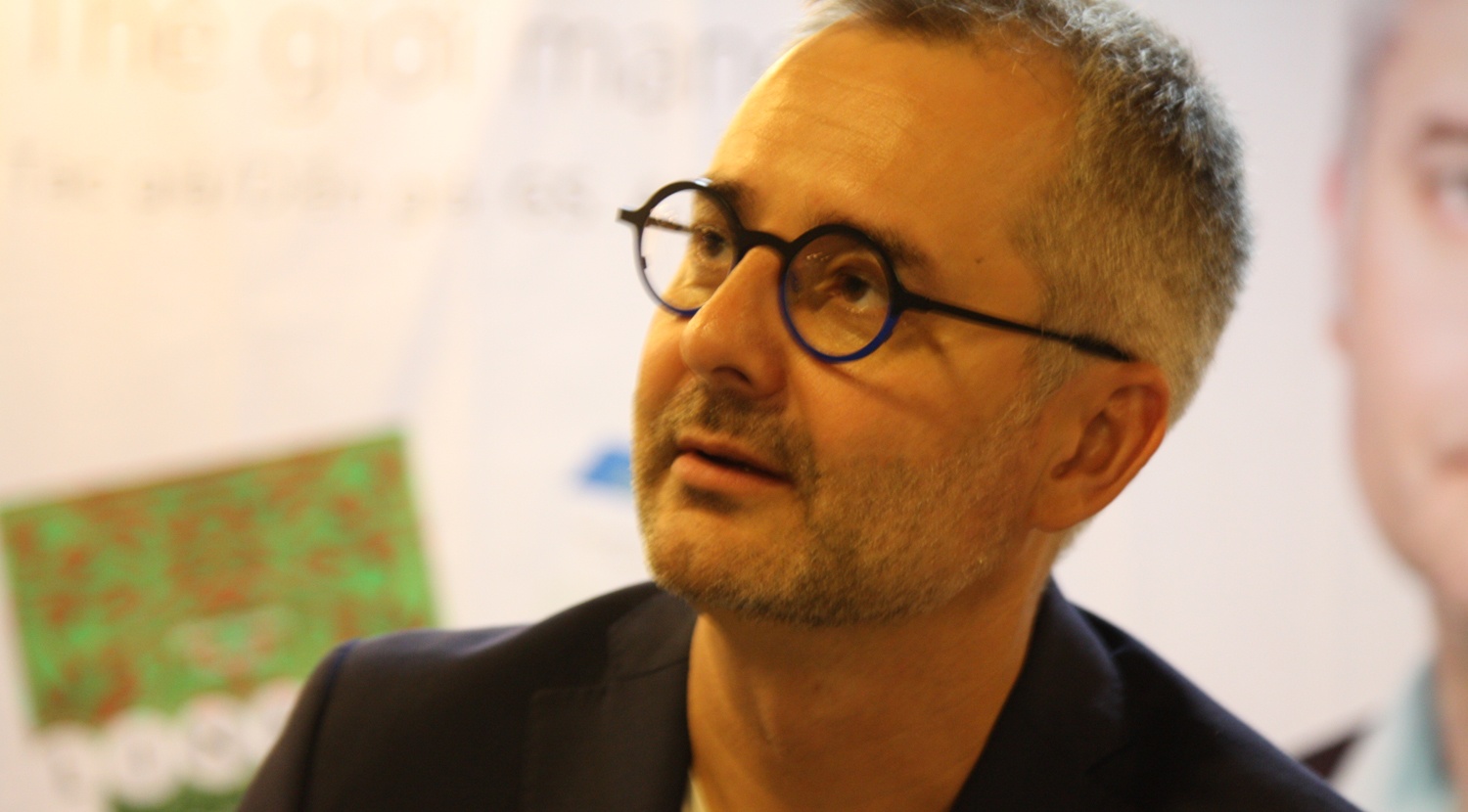 GS Albert-Laszlo: Hieu mang luoi giup cuoc song de dang hon hinh anh