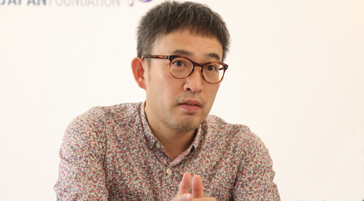 Nha van Nhat,  Noi dau anh 1