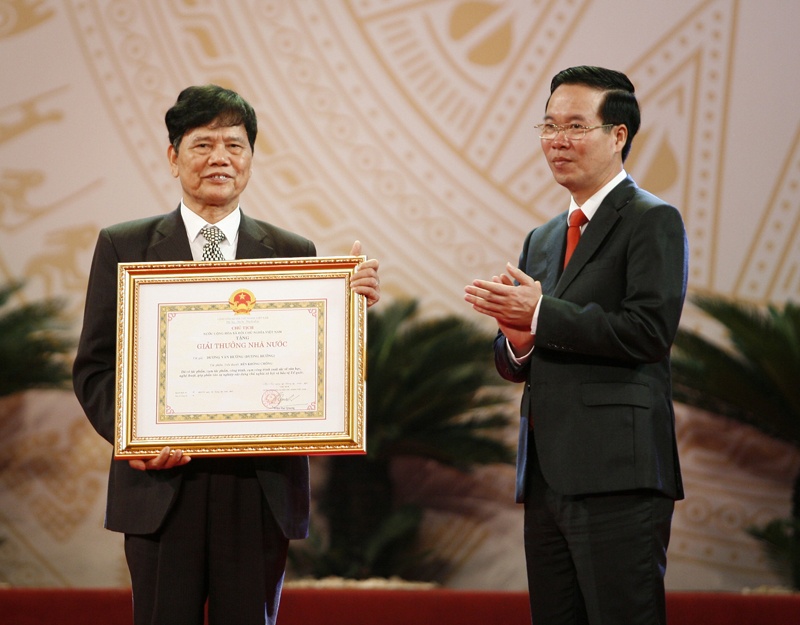 Ben khong chong,  Tieu thuyet Viet Nam anh 2