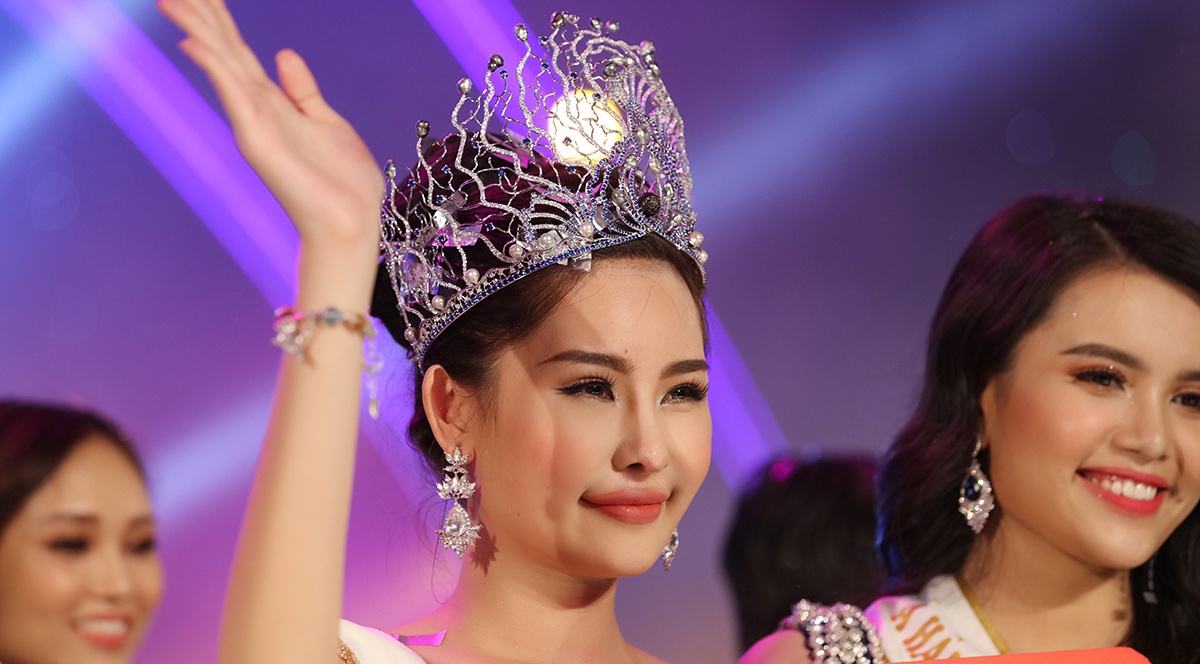 Bo truong Bo Van hoa: Khan truong xu ly vu Hoa hau Dai duong hinh anh