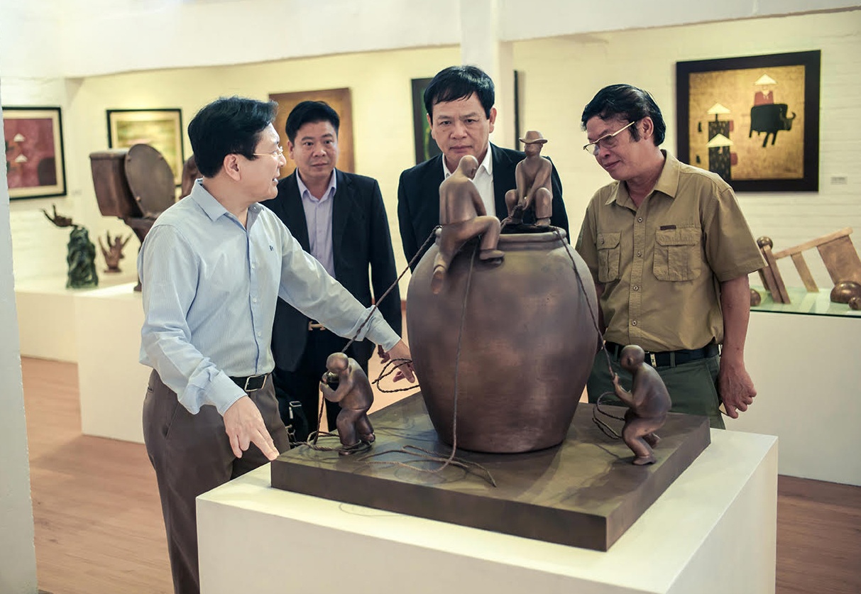 Triển lãm, Nghệ sĩ điêu khắc, Không gian nghệ thuật ảnh 2 Trien lam, Nghe si dieu khac, Khong gian nghe thuat anh 2