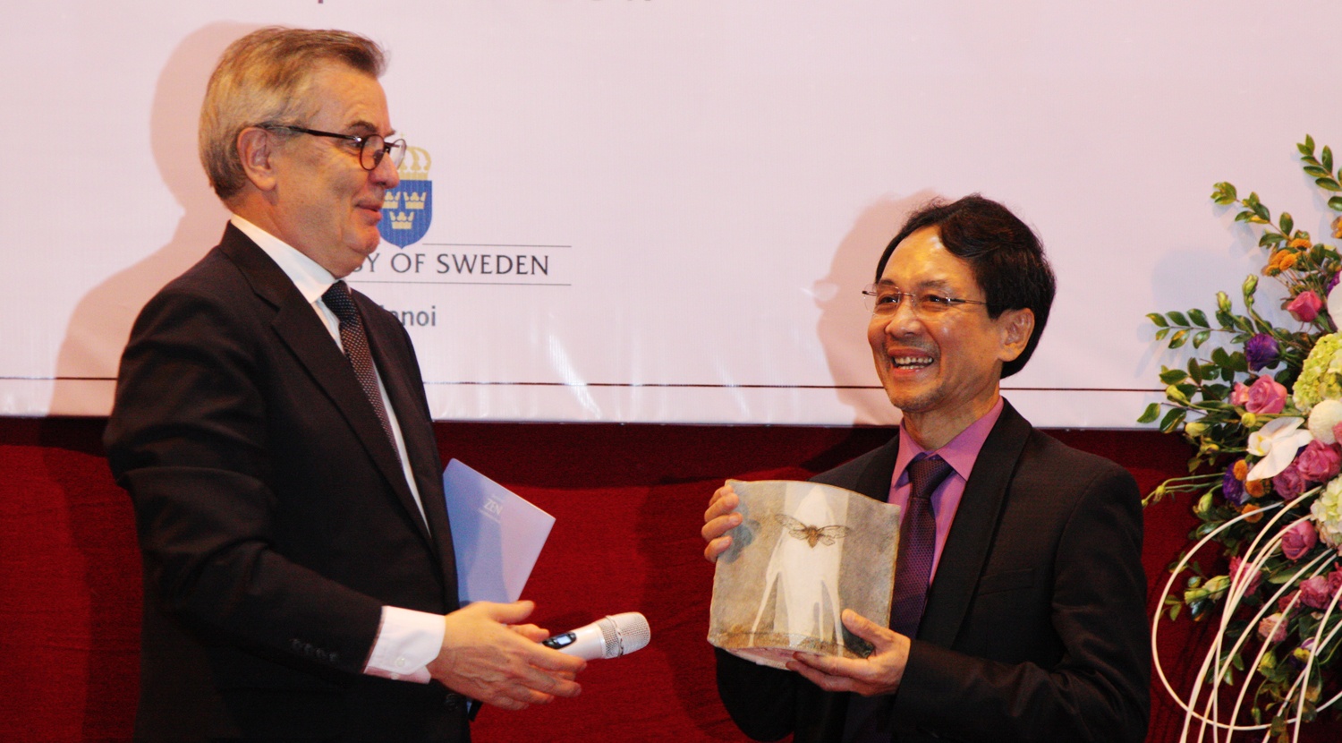 Cikada,  Thuy Dien,  Van Mieu anh 2