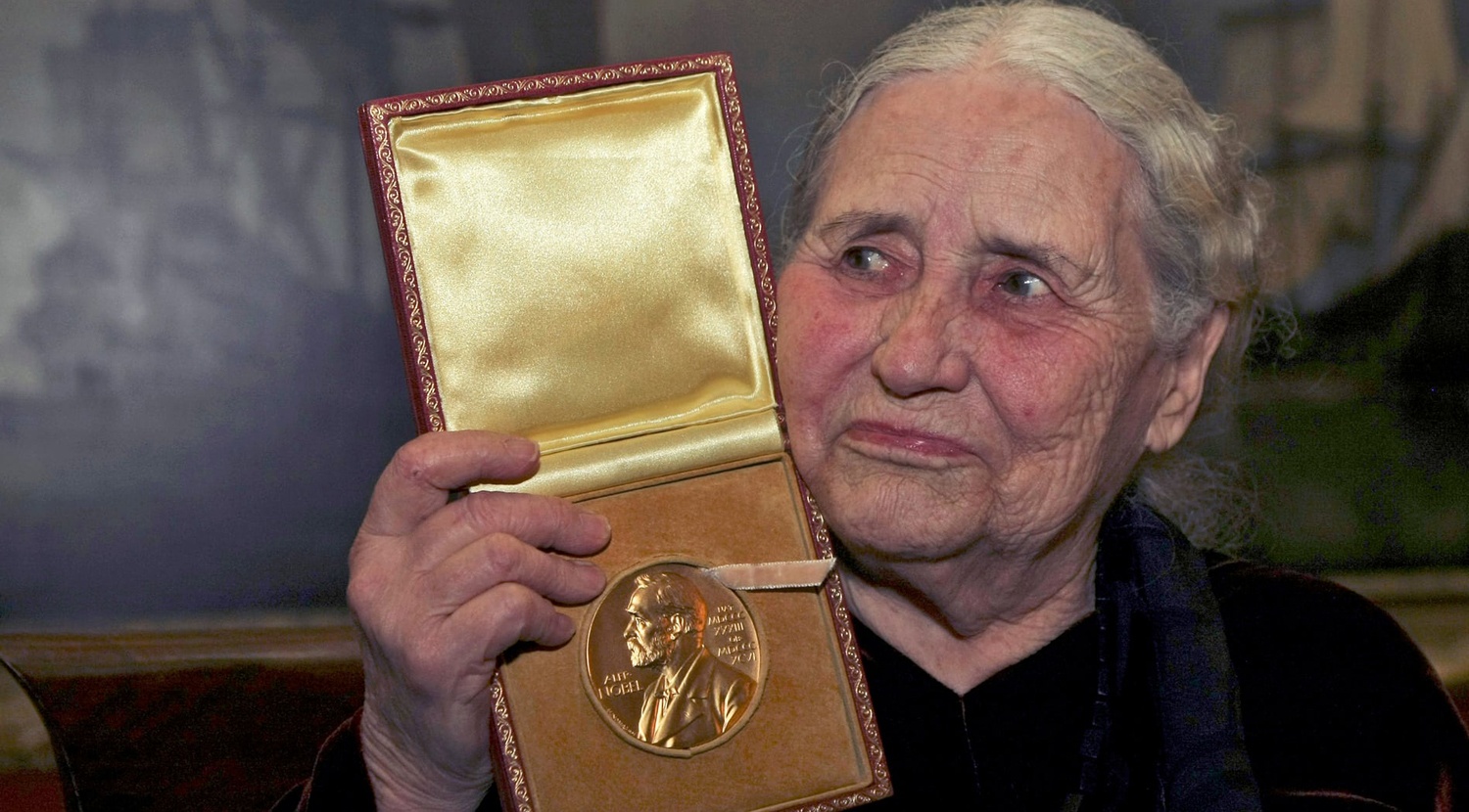 Huy chuong Nobel cua Doris Lessing duoc dau gia hinh anh