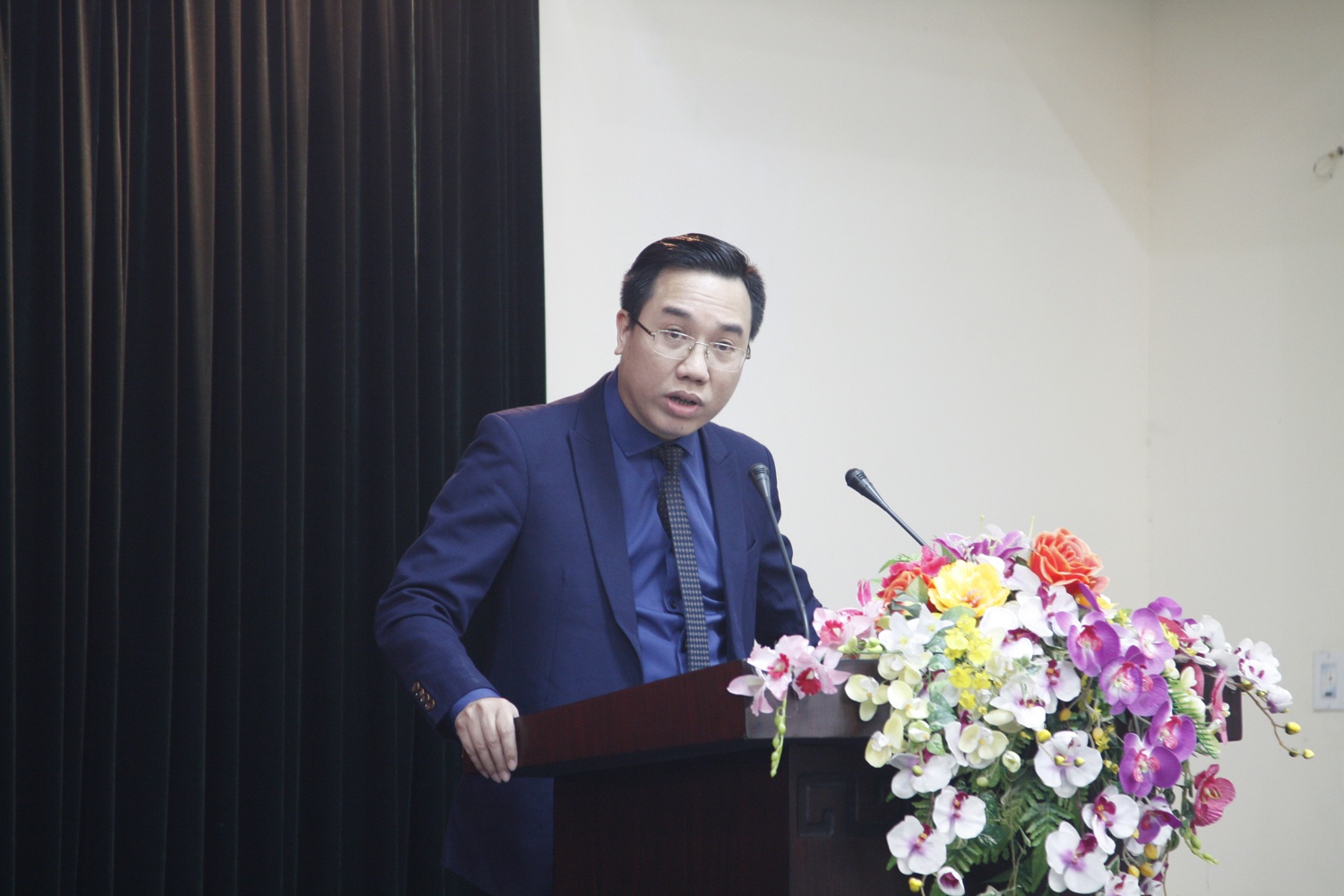 Nhieu nha xuat ban no dong anh 2