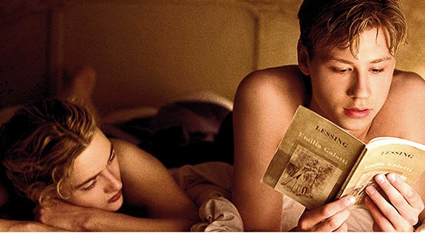 Su dung cong nghe thuc te tang cuong de xem phim tren sach hinh anh